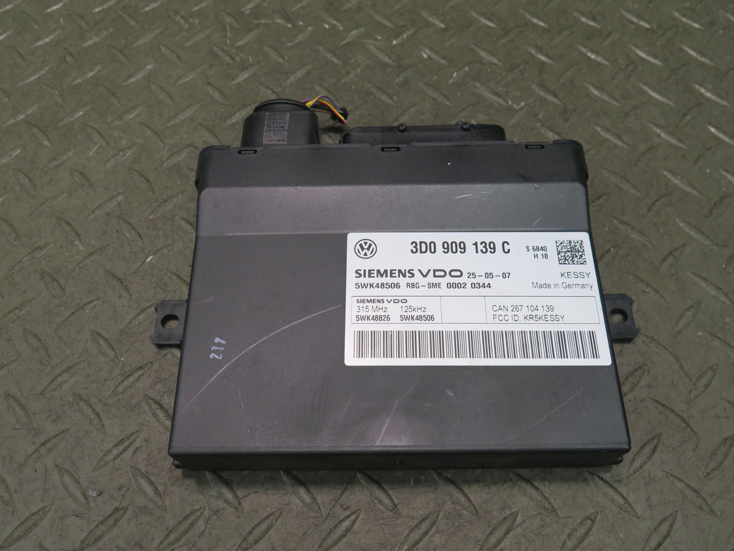 2008-2010 Porsche Cayenne 957 Keyless Immobilizer Theft Locking Control Module