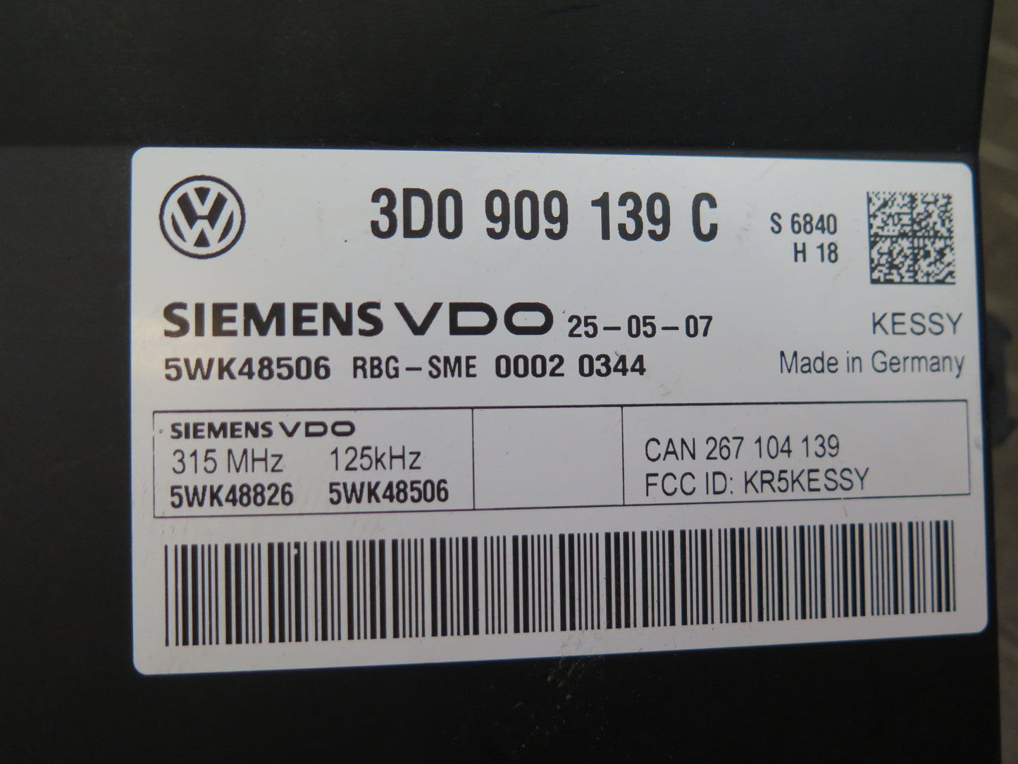 2008-2010 Porsche Cayenne 957 Keyless Immobilizer Theft Locking Control Module