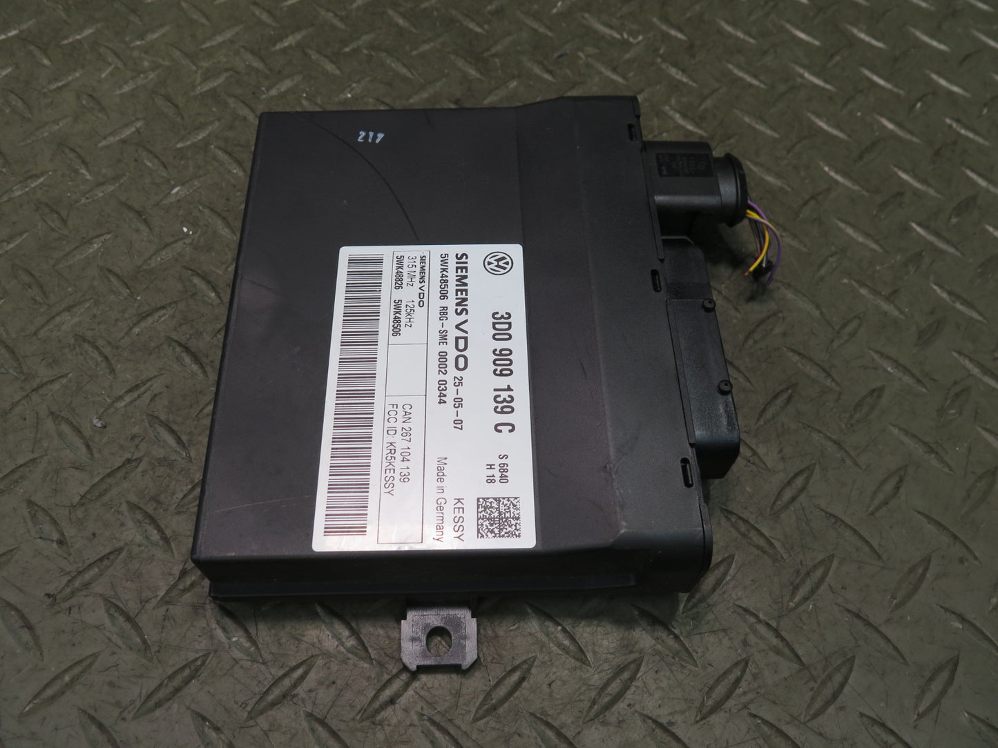 2008-2010 Porsche Cayenne 957 Keyless Immobilizer Theft Locking Control Module