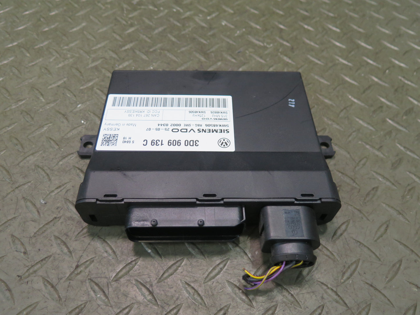 2008-2010 Porsche Cayenne 957 Keyless Immobilizer Theft Locking Control Module