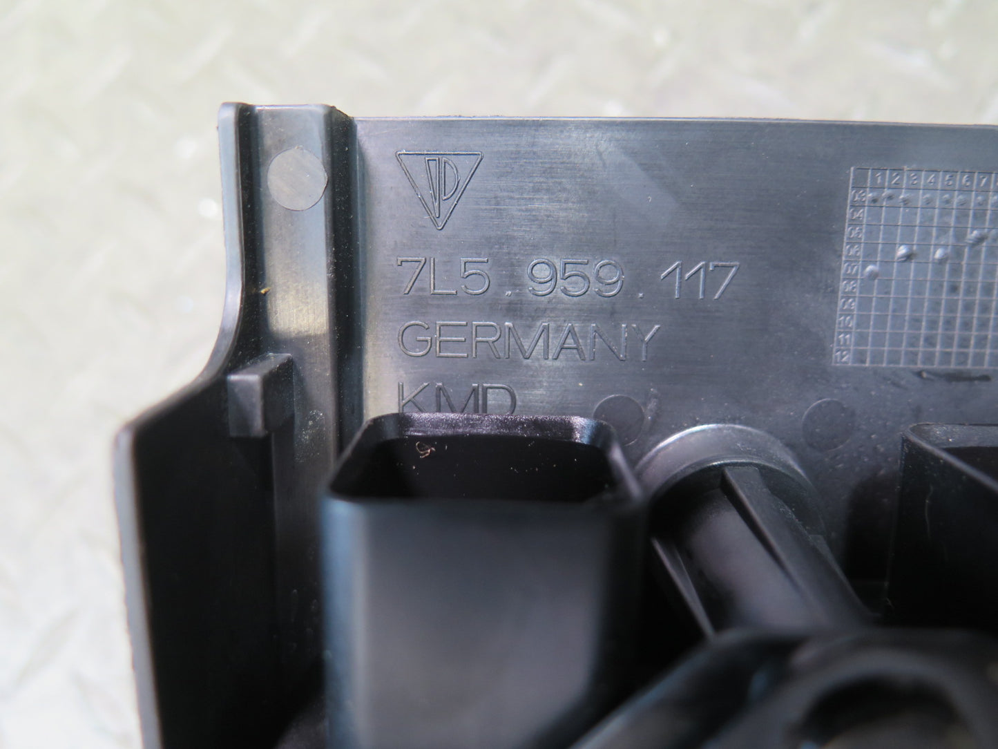2008-2010 Porsche Cayenne 957 Front Right Seat Weight Sensor Control Module