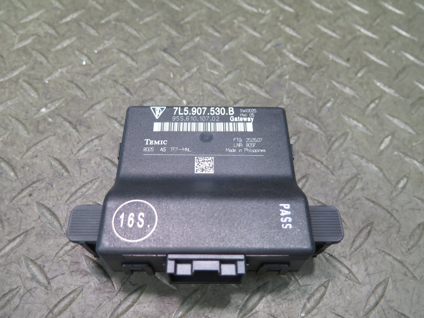 2008-2010 Porsche Cayenne 957 Gateway Computer Control Module 7L5907530B
