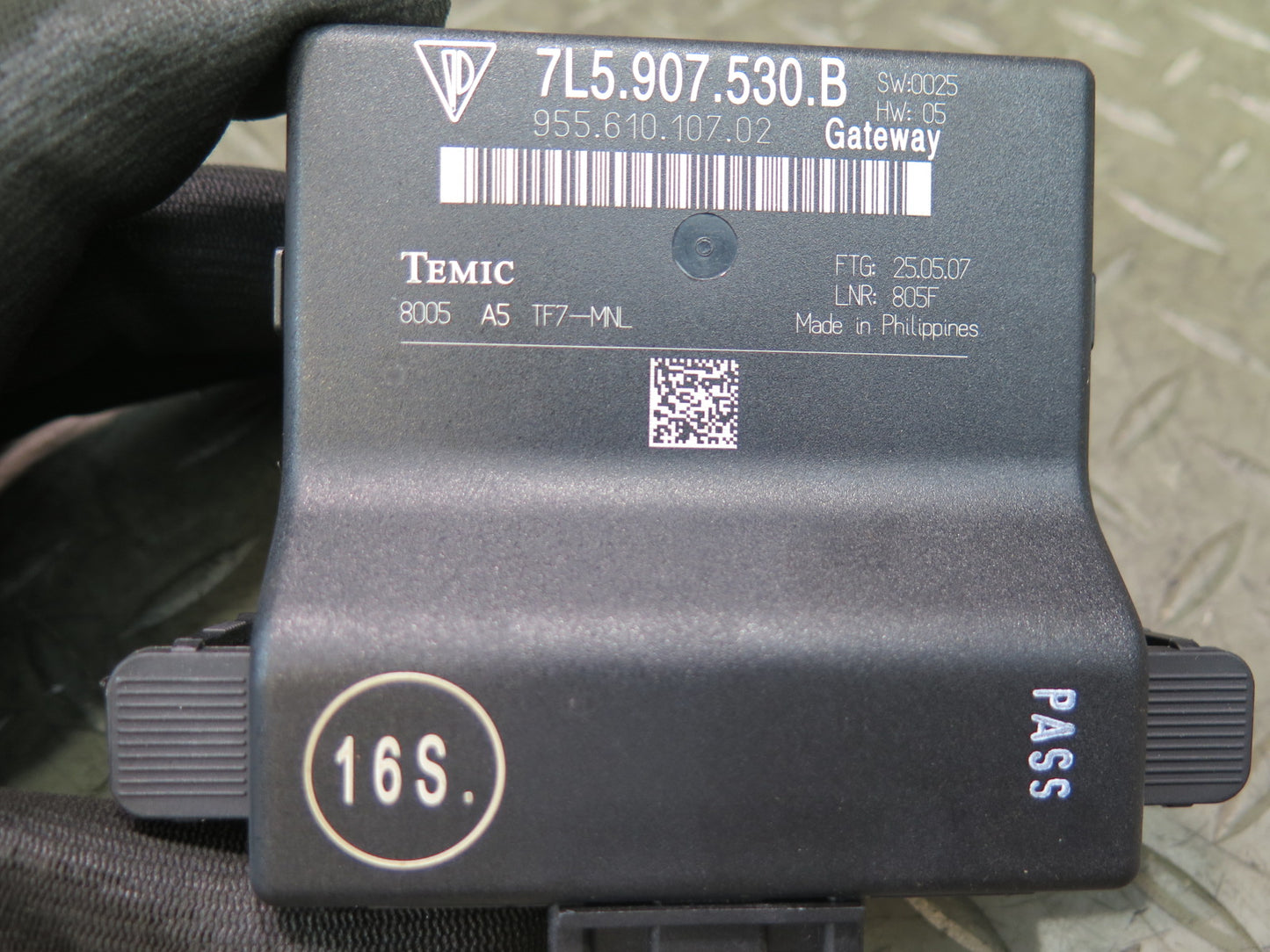 2008-2010 Porsche Cayenne 957 Gateway Computer Control Module 7L5907530B