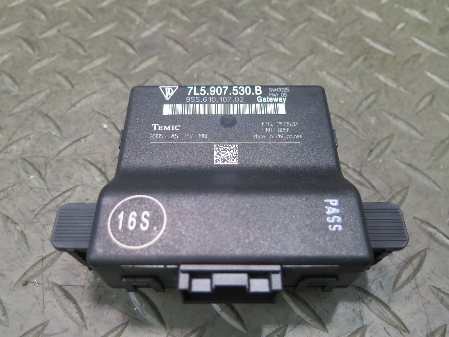 2008-2010 Porsche Cayenne 957 Gateway Computer Control Module 7L5907530B