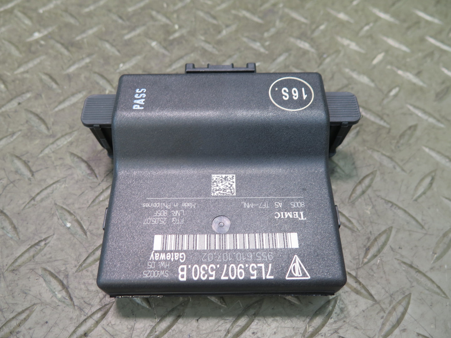 2008-2010 Porsche Cayenne 957 Gateway Computer Control Module 7L5907530B
