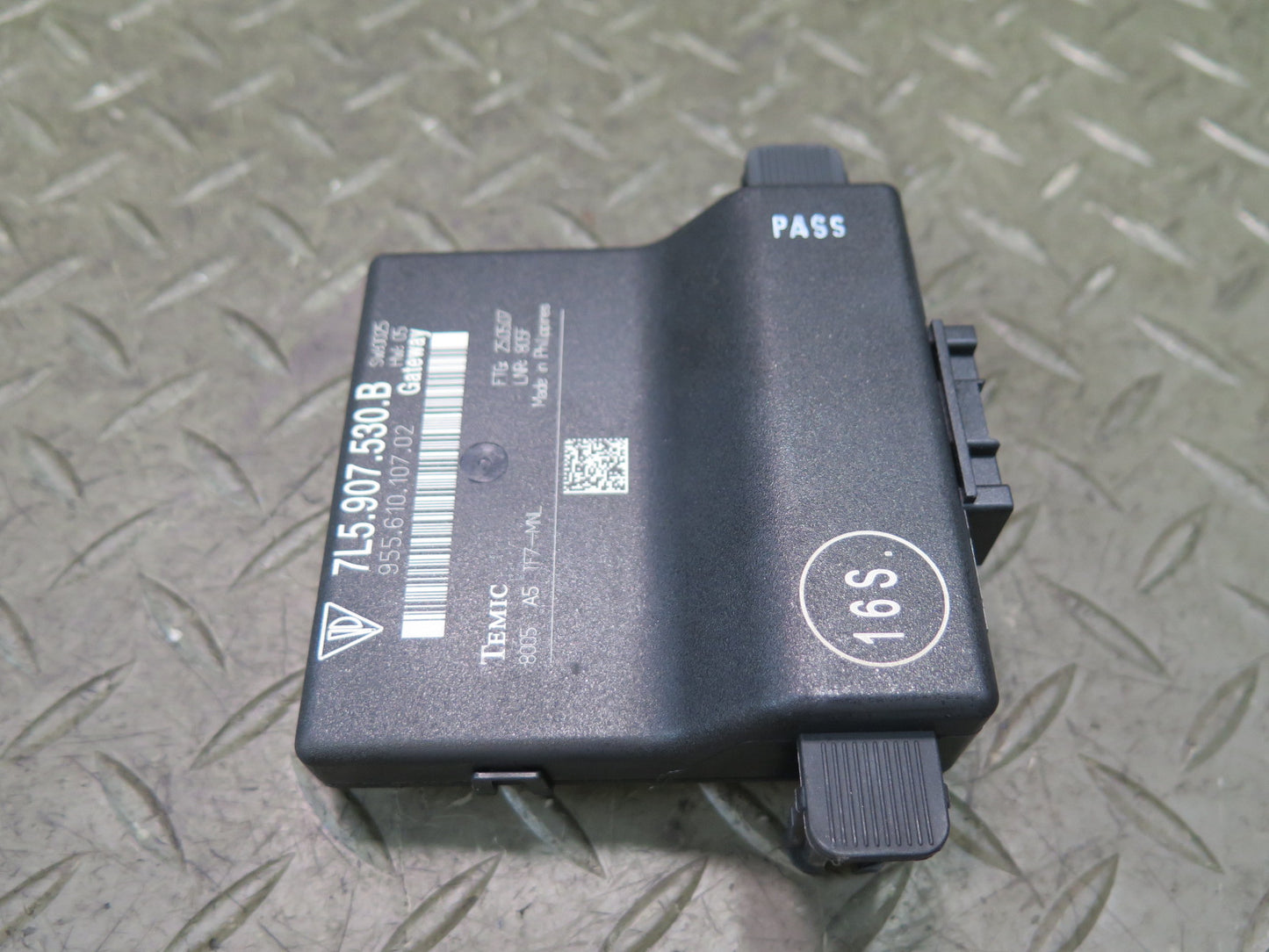 2008-2010 Porsche Cayenne 957 Gateway Computer Control Module 7L5907530B