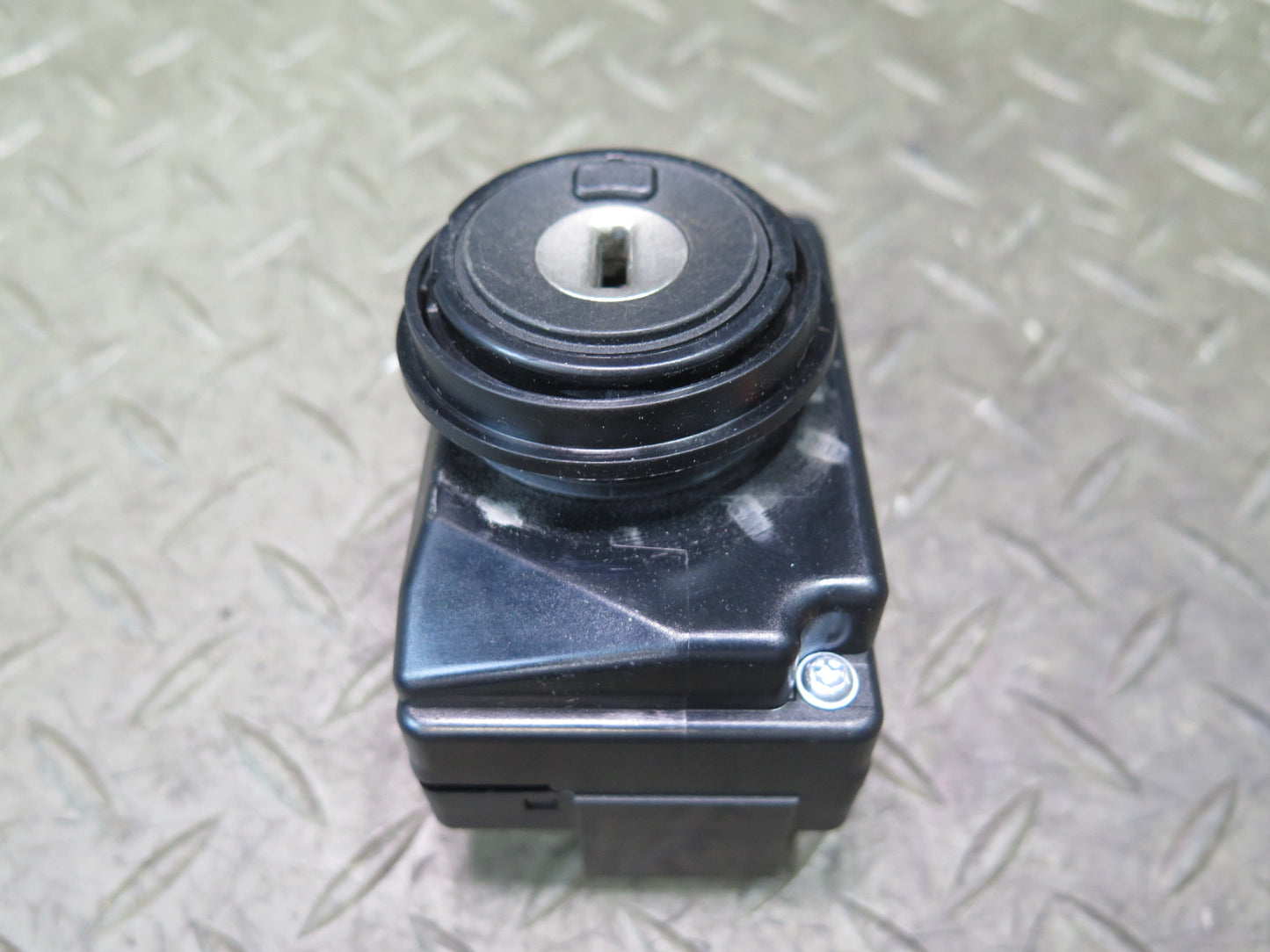 2003-2010 Porsche Cayenne 957 Ignition Switch w KEY 3D0905865F
