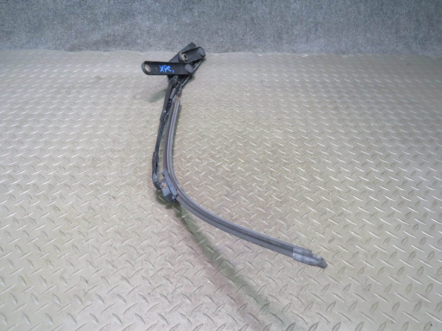 2003-2010 Porsche Cayenne 957 Front Left & Right Windshield Wiper Arm Set of 2