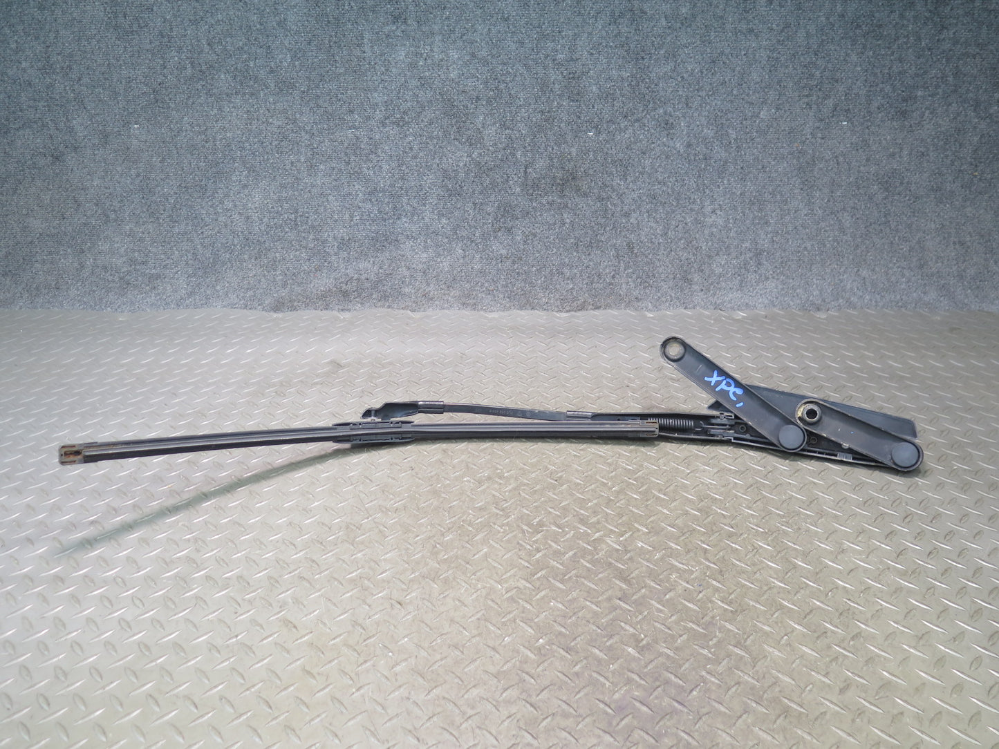 2003-2010 Porsche Cayenne 957 Front Left & Right Windshield Wiper Arm Set of 2