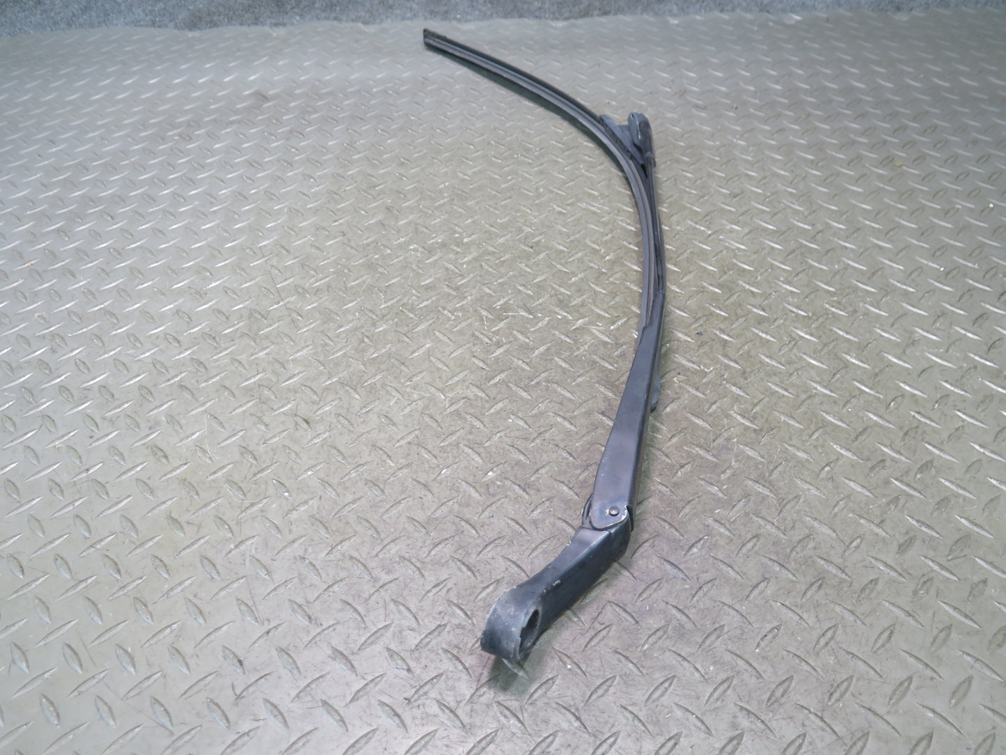 2003-2010 Porsche Cayenne 957 Front Left & Right Windshield Wiper Arm Set of 2