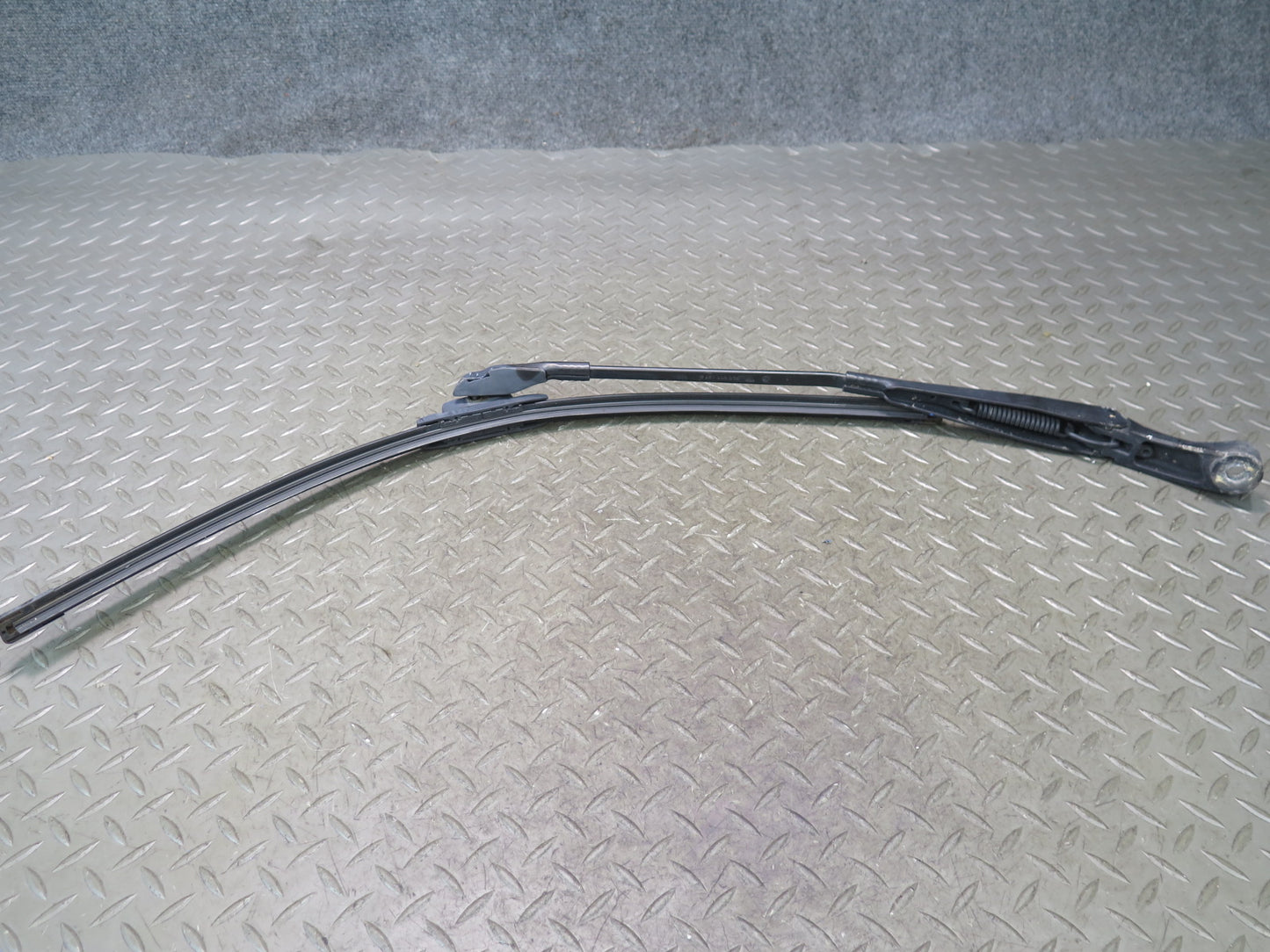 2003-2010 Porsche Cayenne 957 Front Left & Right Windshield Wiper Arm Set of 2