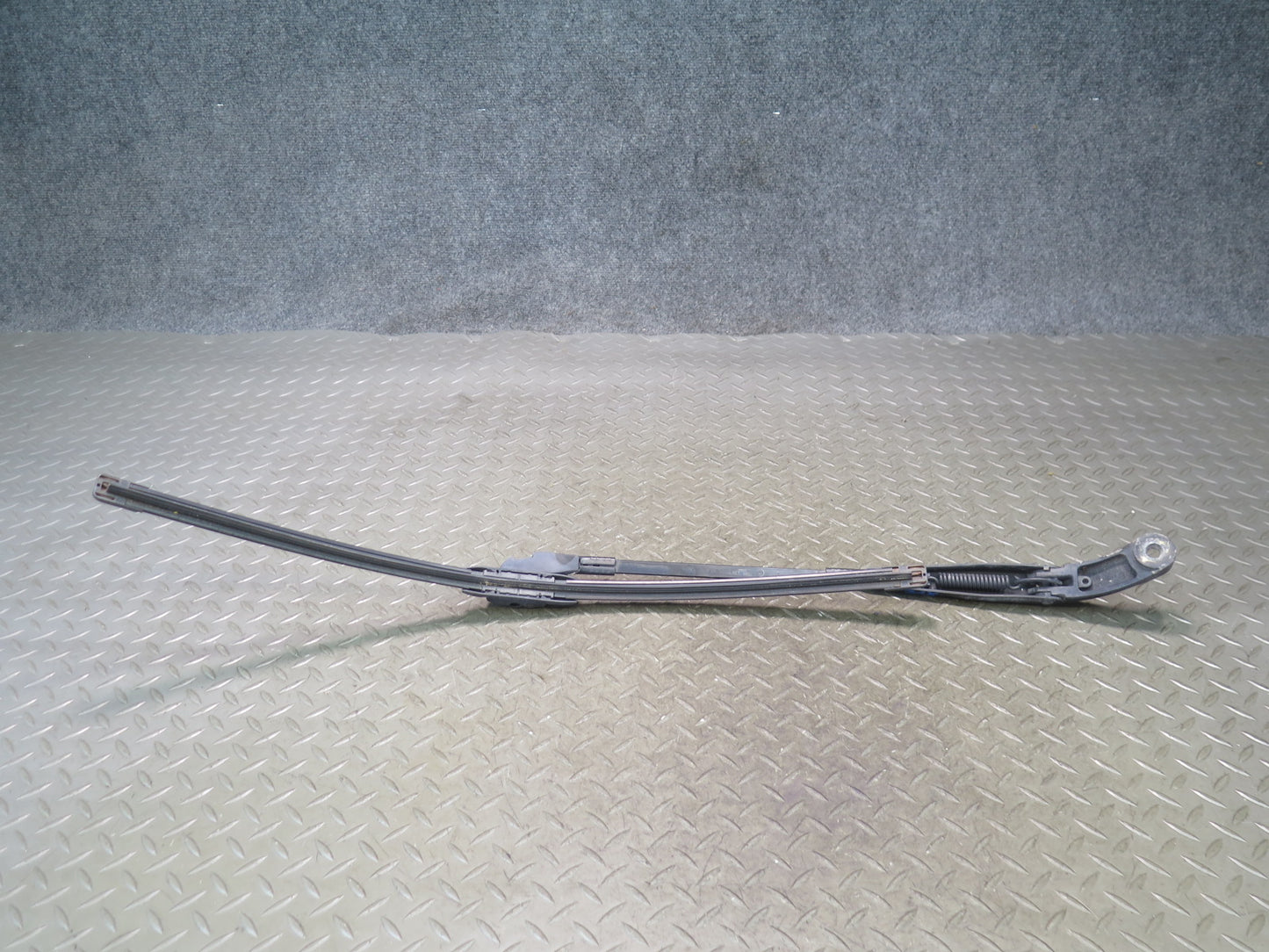 2003-2010 Porsche Cayenne 957 Front Left & Right Windshield Wiper Arm Set of 2