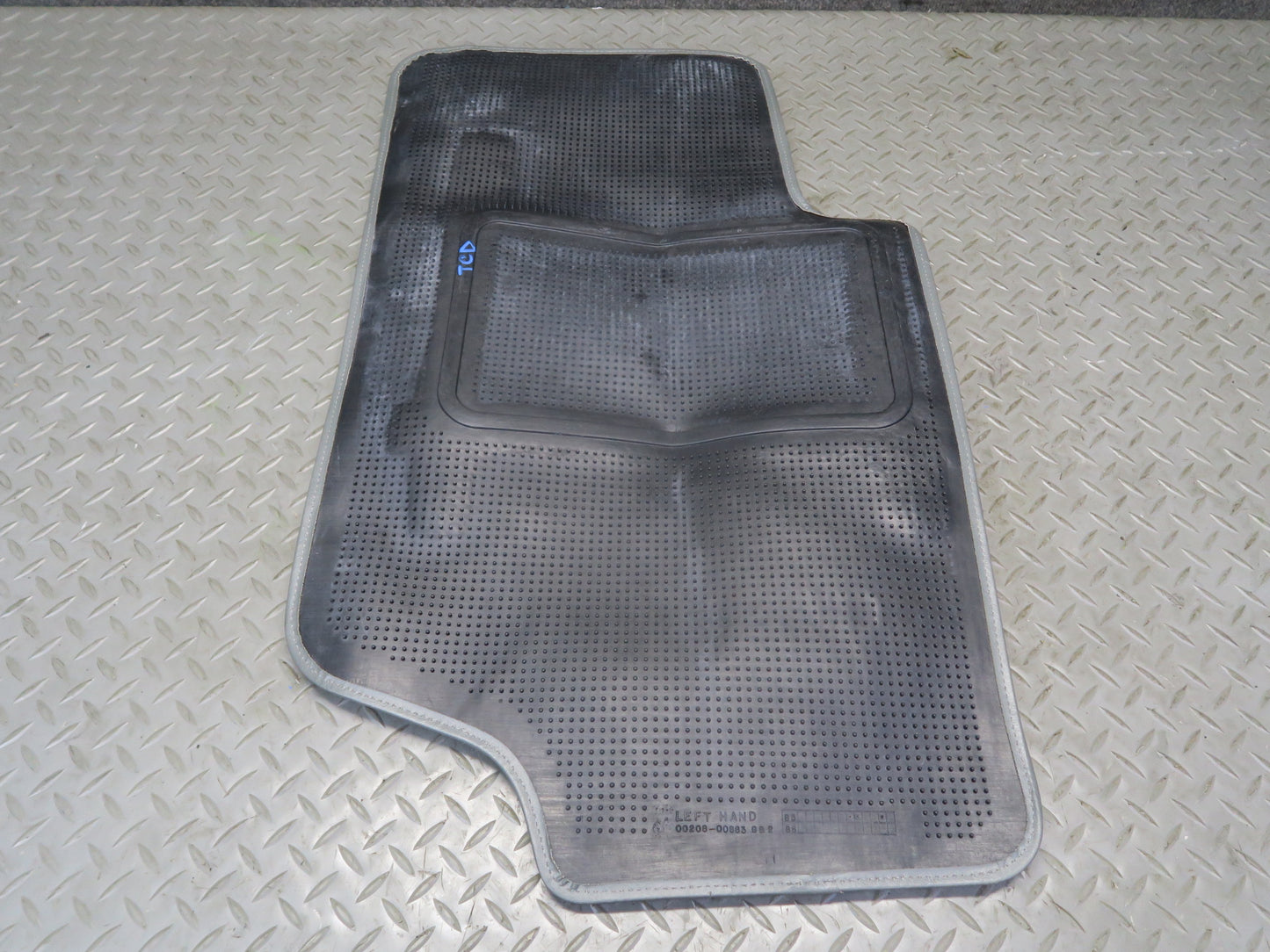 84-86 Toyota Cressida MX73 Sedan Set of 4 Front & Rear Floor MAT Gray OEM