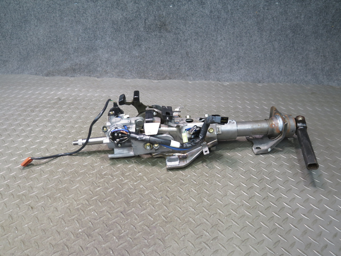 1986 Toyota Cressida MX73 A/T Sedan Steering Column Assembly w Lock KEY Set OEM
