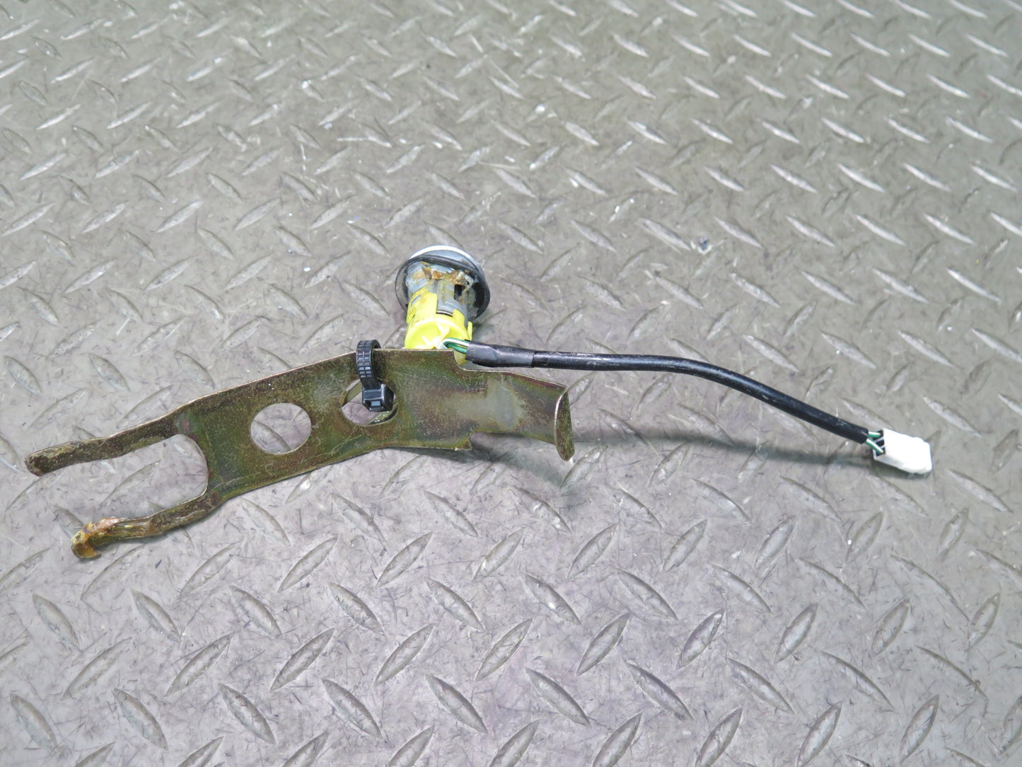 1986 Toyota Cressida MX73 A/T Sedan Steering Column Assembly w Lock KEY Set OEM