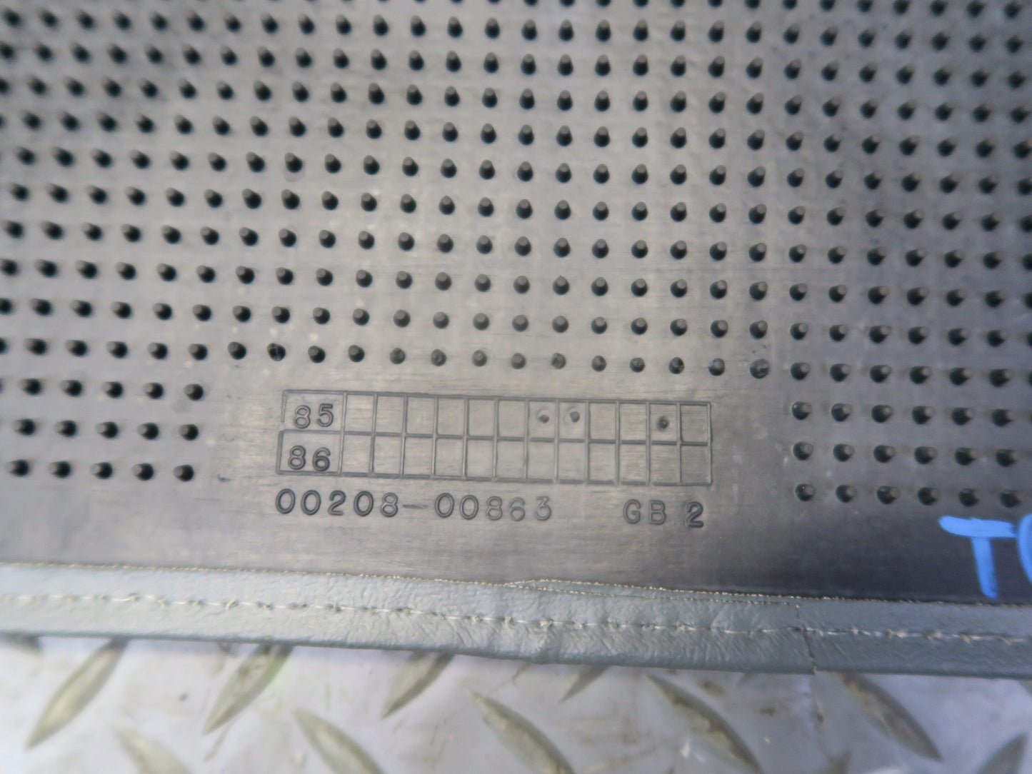84-86 Toyota Cressida MX73 Sedan Set of 4 Front & Rear Floor MAT Gray OEM