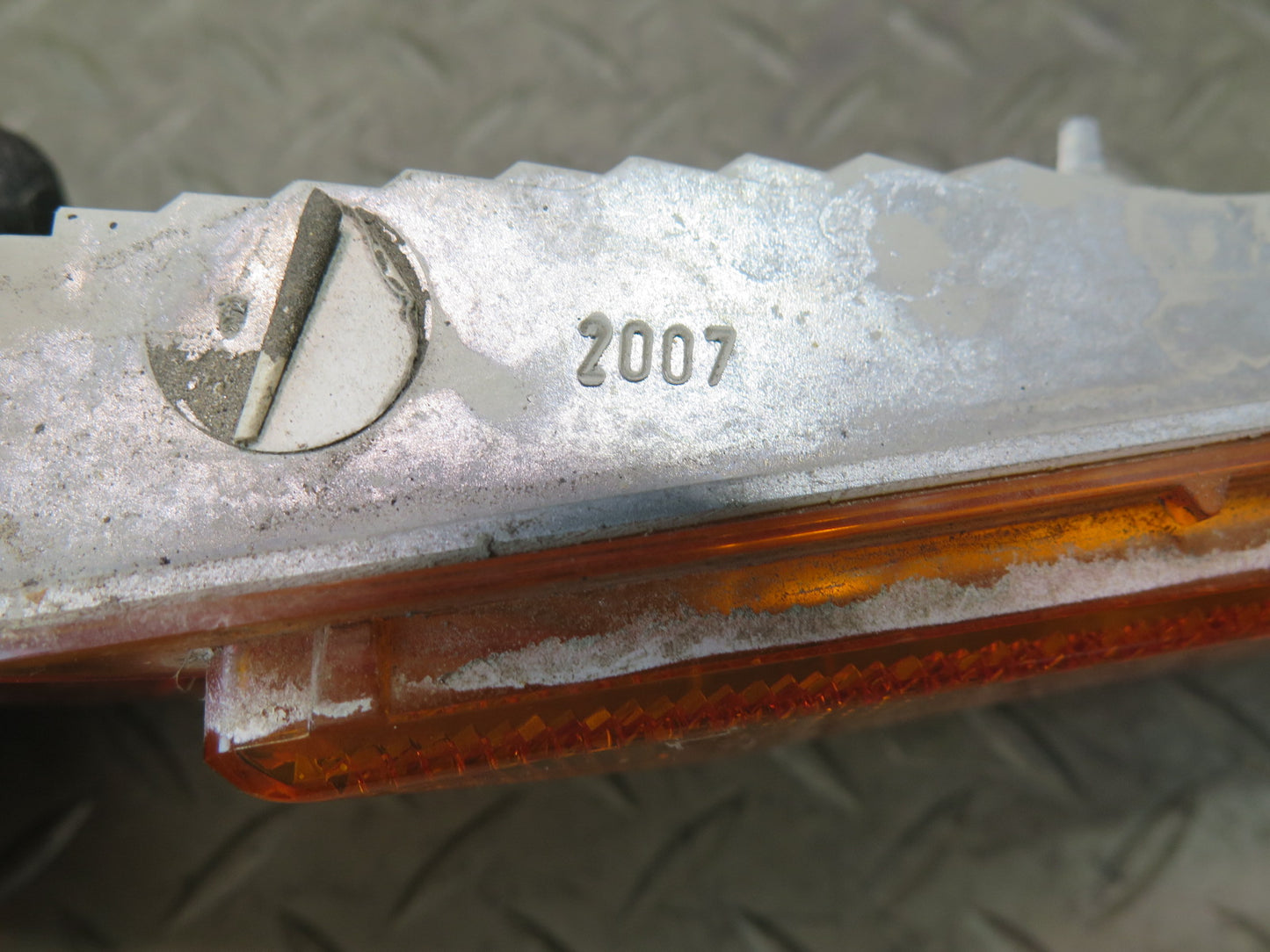 2008-2010 Porsche Cayenne 957 Front Right Bumper Side Marker Light Lamp