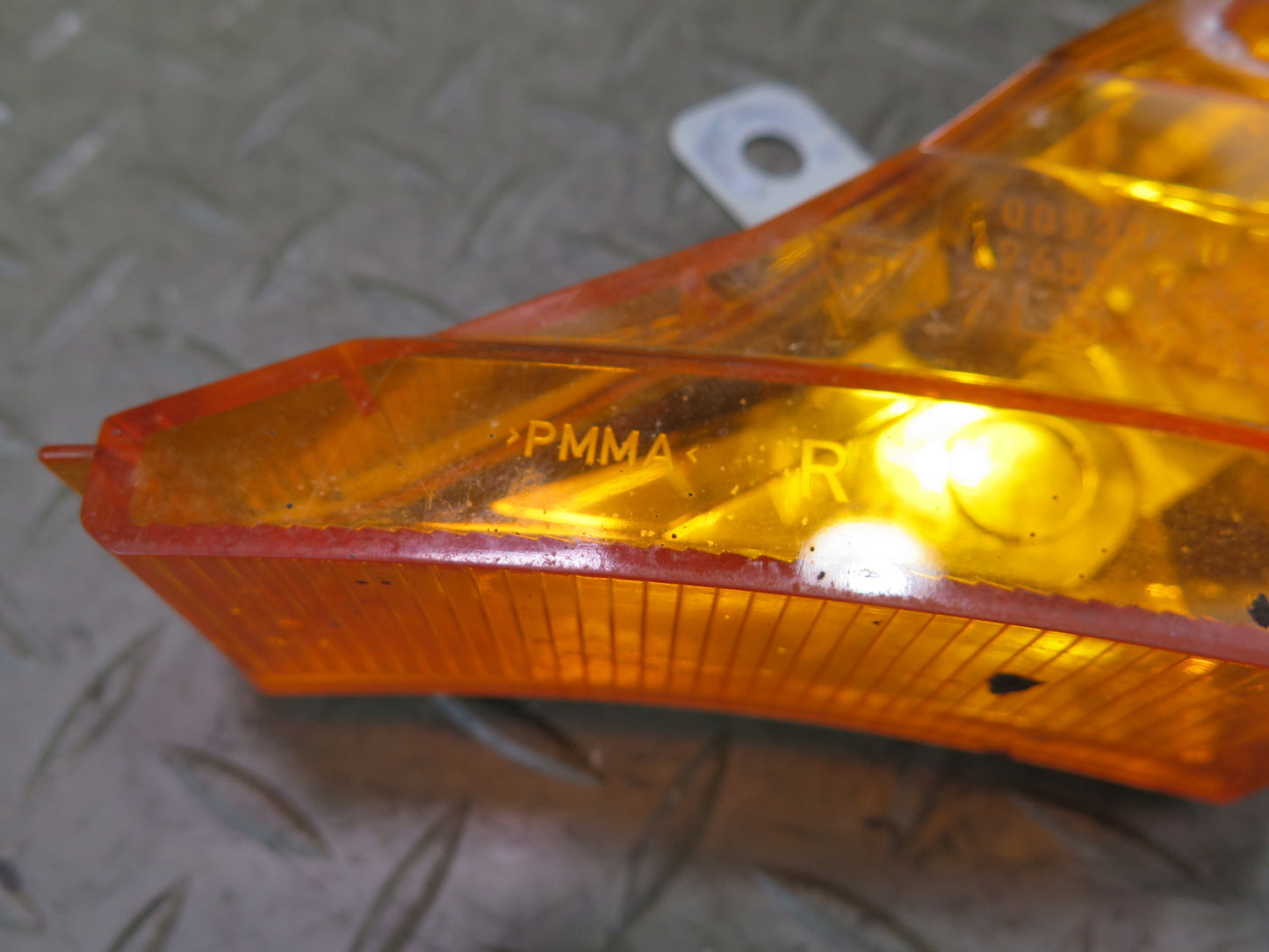 2008-2010 Porsche Cayenne 957 Front Right Bumper Side Marker Light Lamp