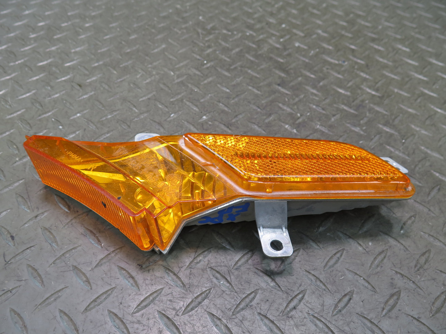 2008-2010 Porsche Cayenne 957 Front Right Bumper Side Marker Light Lamp