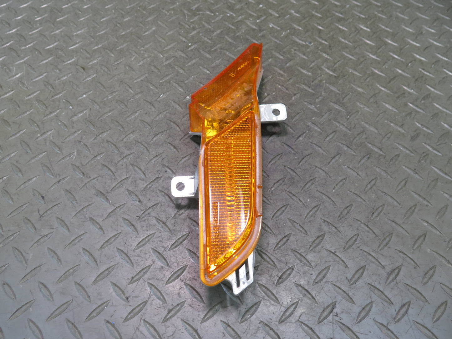 2008-2010 Porsche Cayenne 957 Front Right Bumper Side Marker Light Lamp