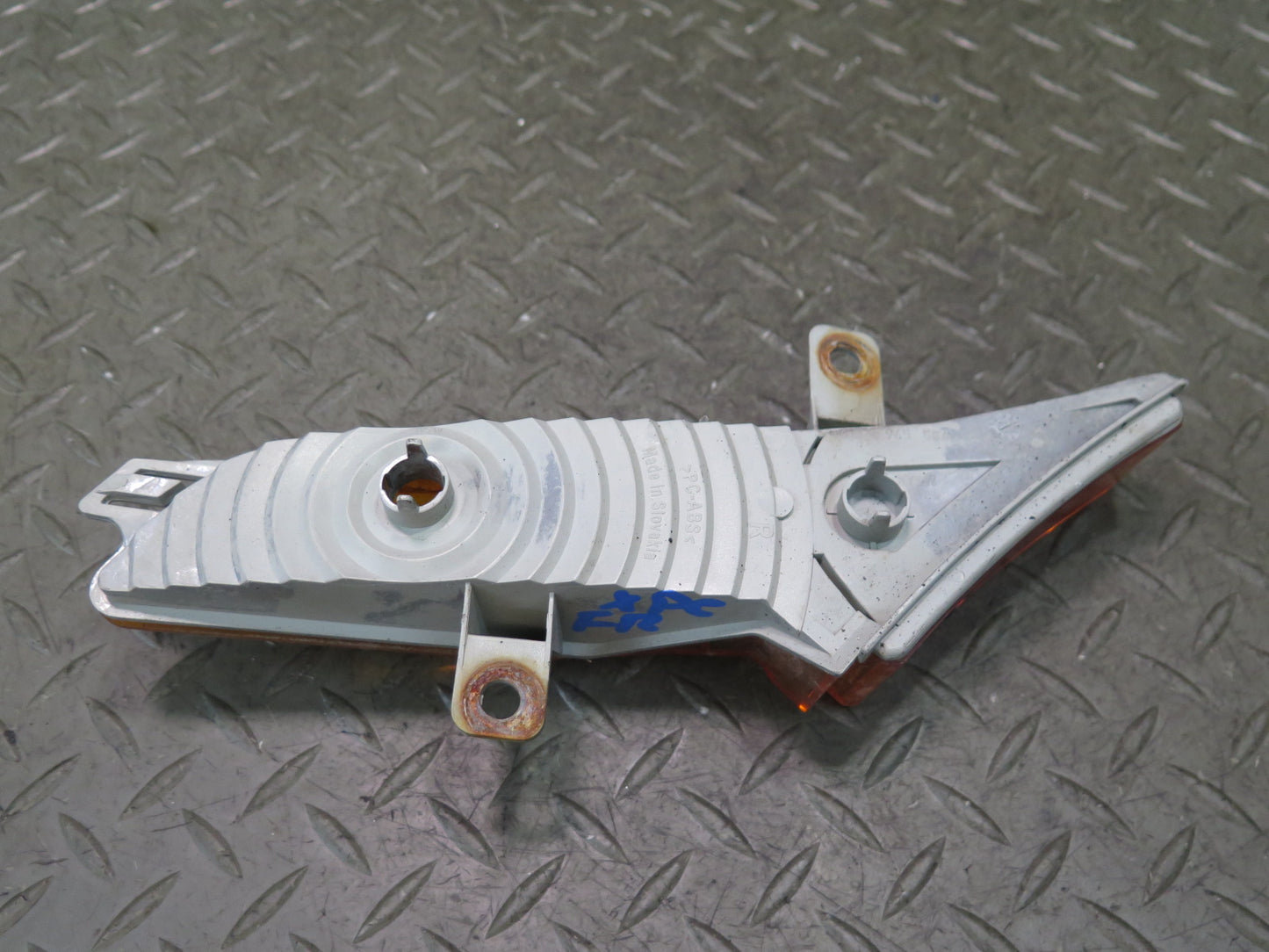 2008-2010 Porsche Cayenne 957 Front Right Bumper Side Marker Light Lamp