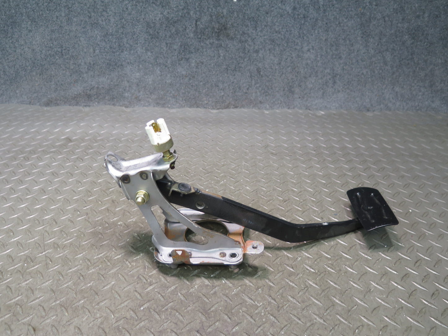 84-88 Toyota Cressida MX73 Brake Pedal Assembly OEM