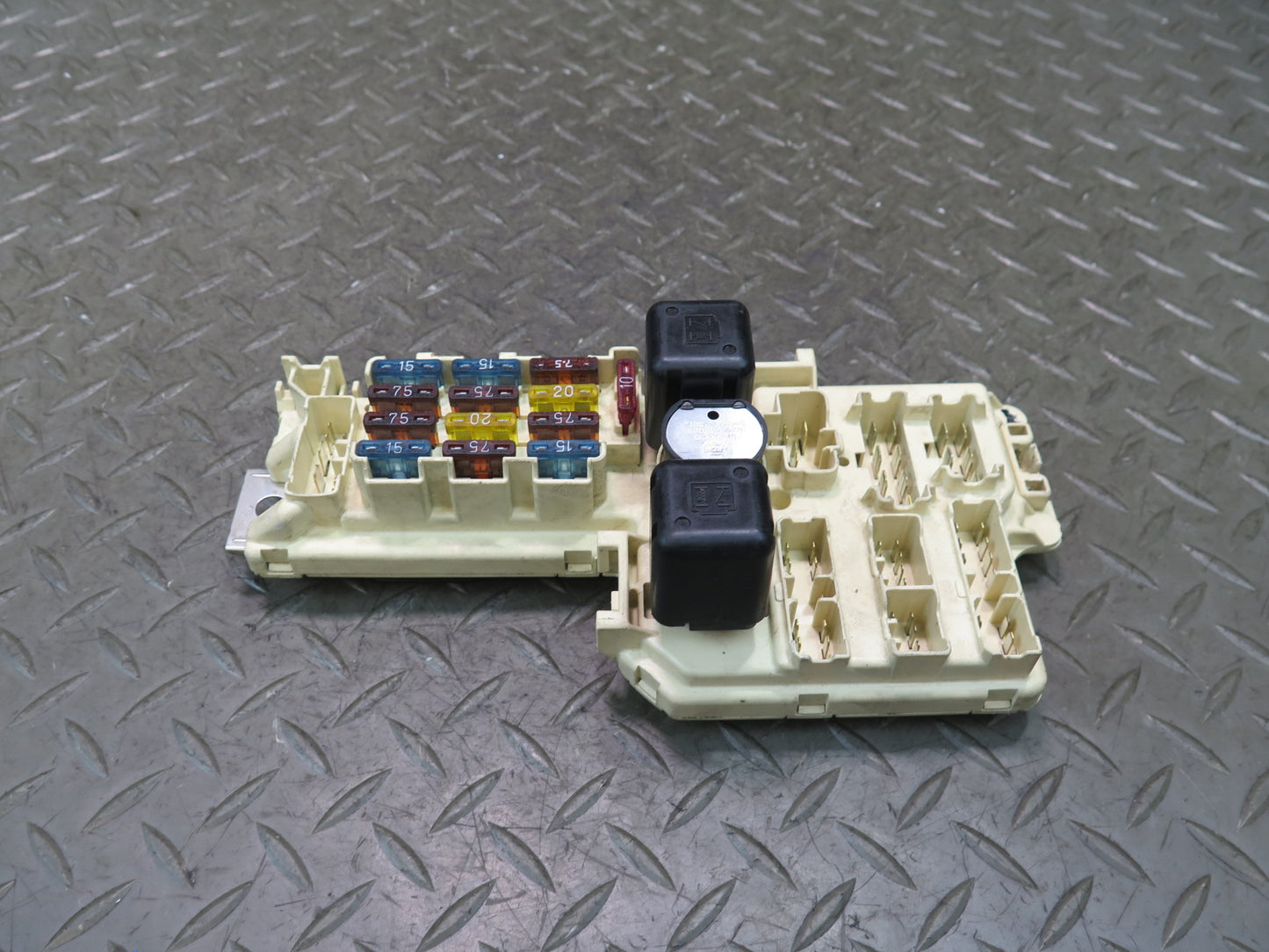 84-86 Toyota Cressida MX73 Under Dash Fuse Relay Box Module OEM