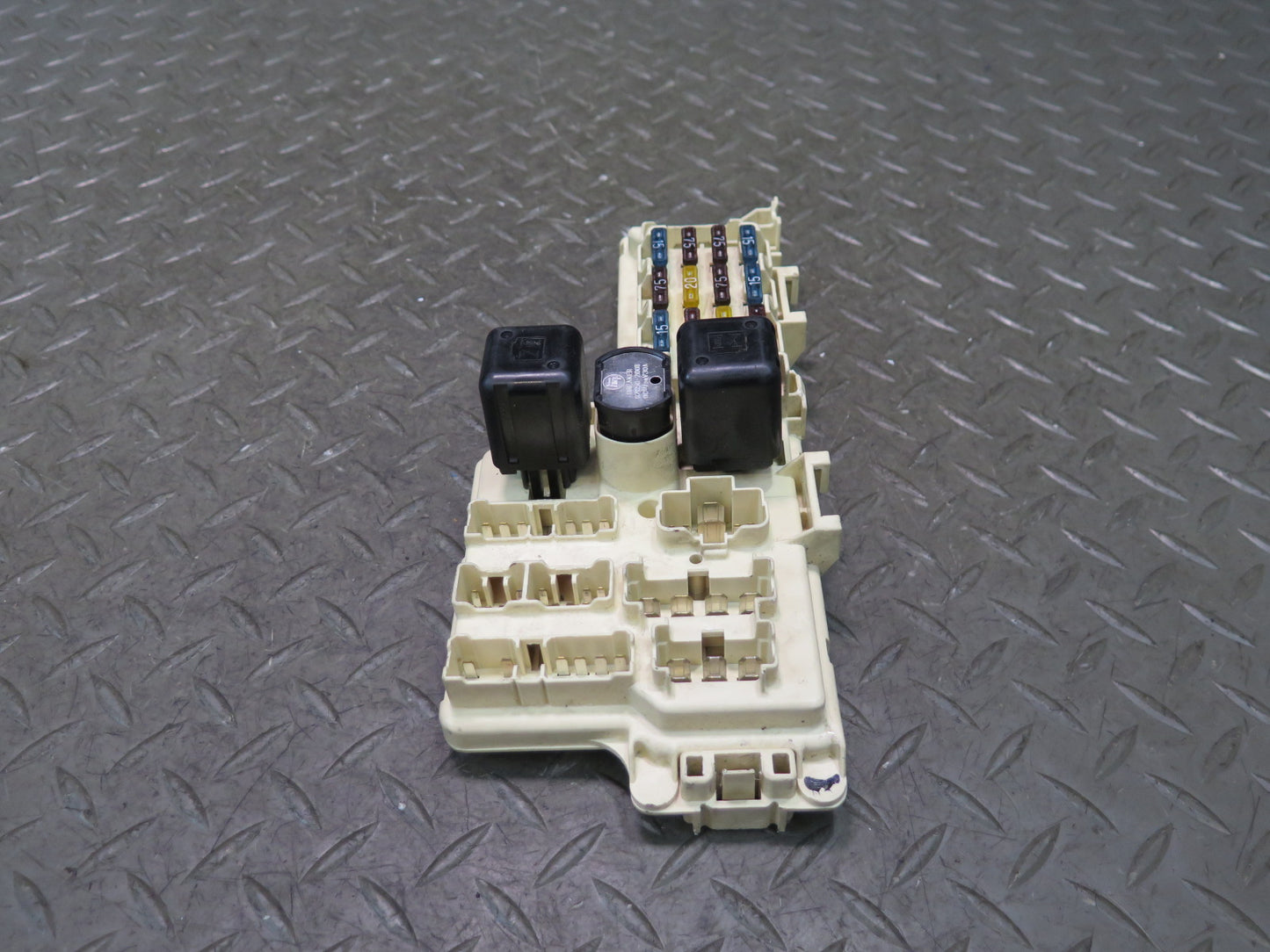 84-86 Toyota Cressida MX73 Under Dash Fuse Relay Box Module OEM
