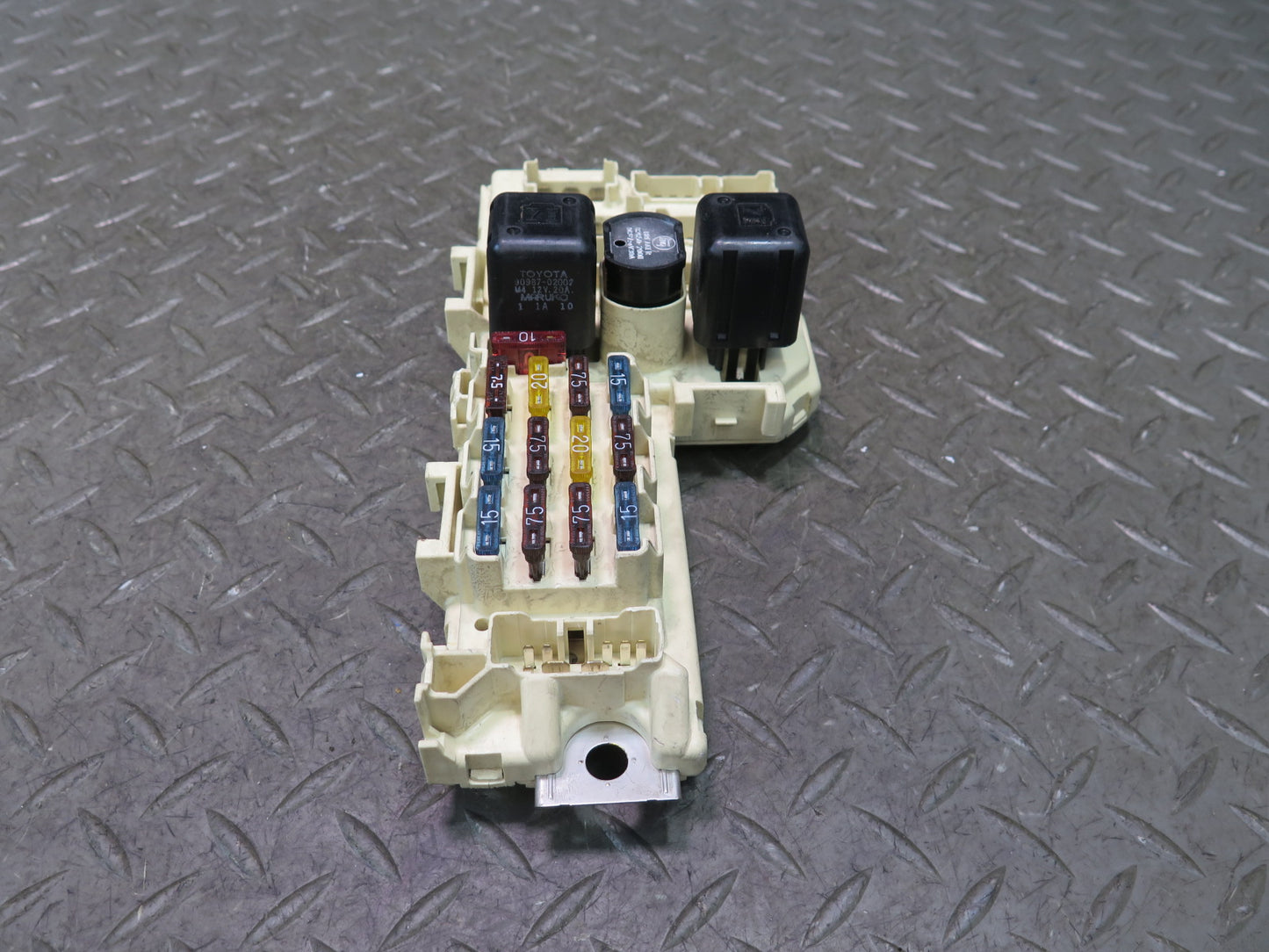 84-86 Toyota Cressida MX73 Under Dash Fuse Relay Box Module OEM