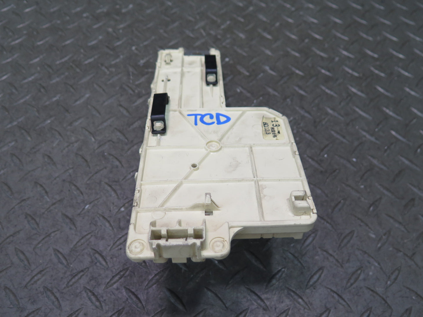 84-86 Toyota Cressida MX73 Under Dash Fuse Relay Box Module OEM