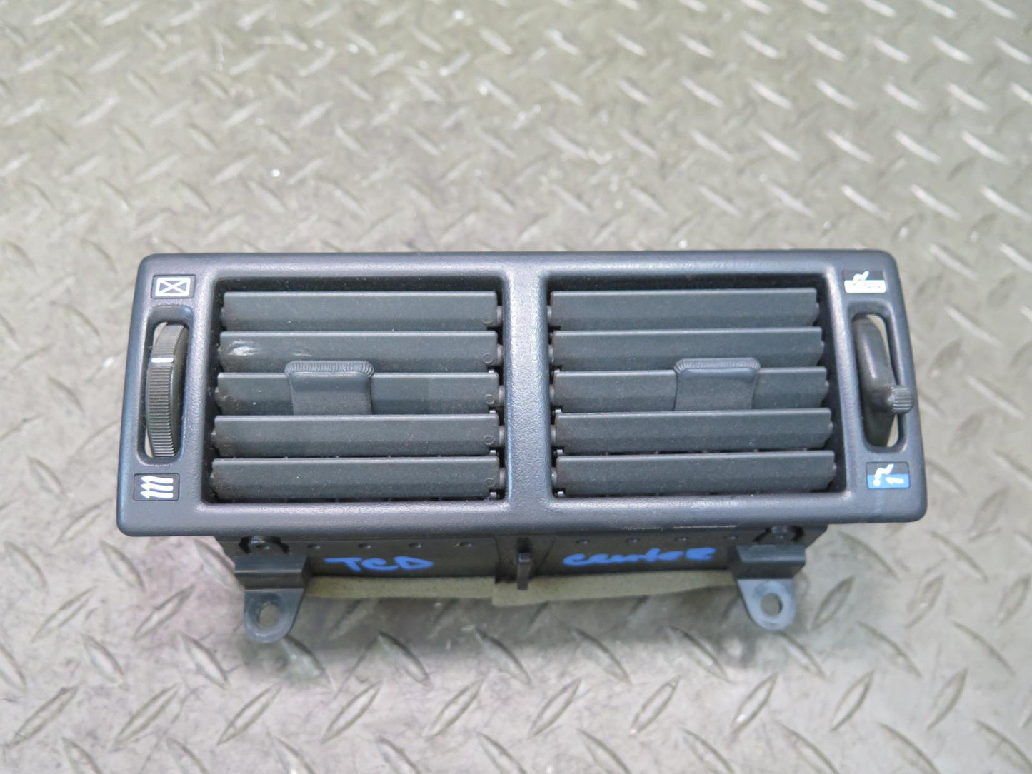 84-88 Toyota Cressida MX73 Dash Dashboard Center AC Heater Air Vent Black OEM