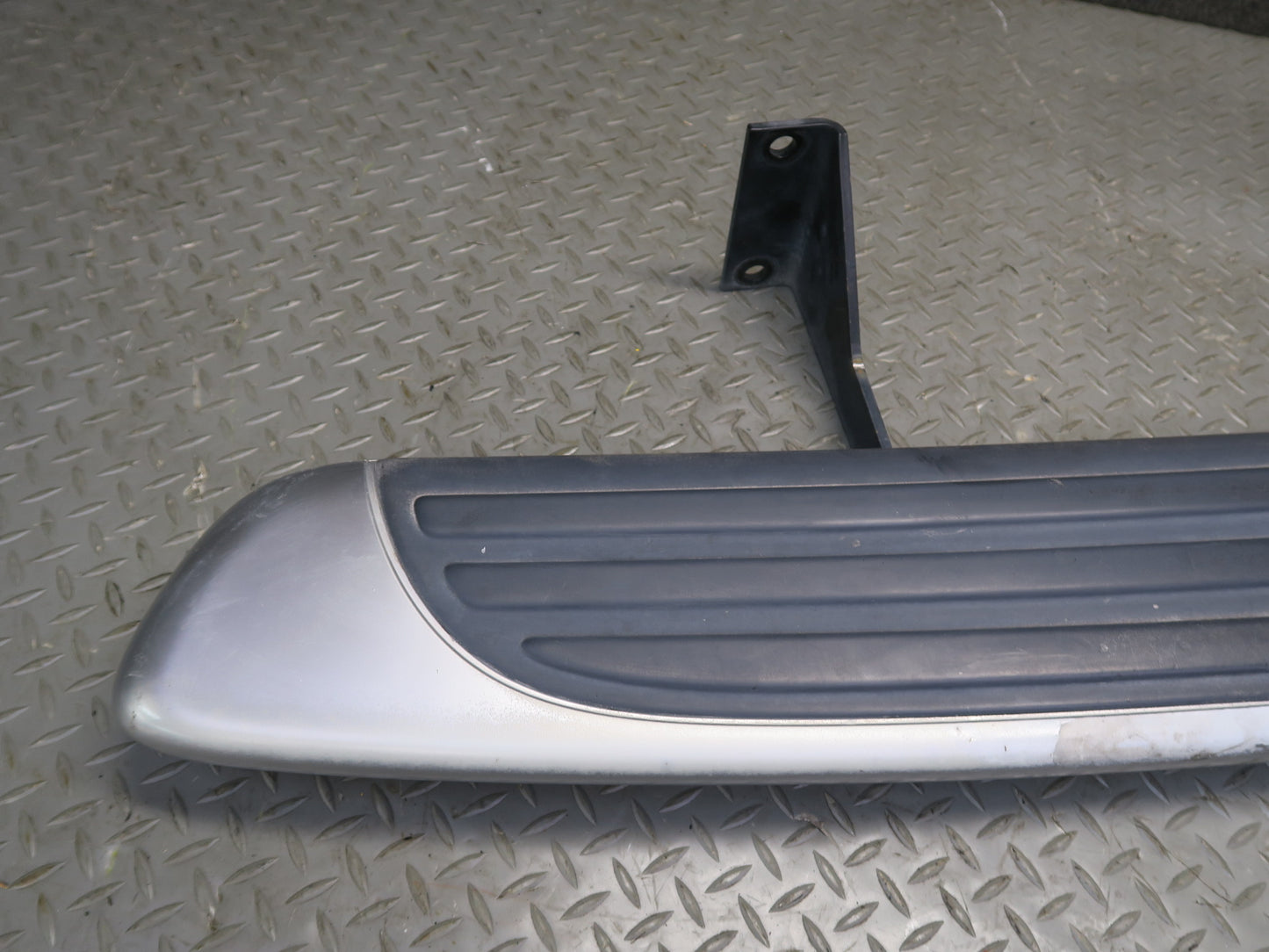 03-06 Chevrolet SSR Set of 2 Left & Right Running Board Silver w Mounts OEM