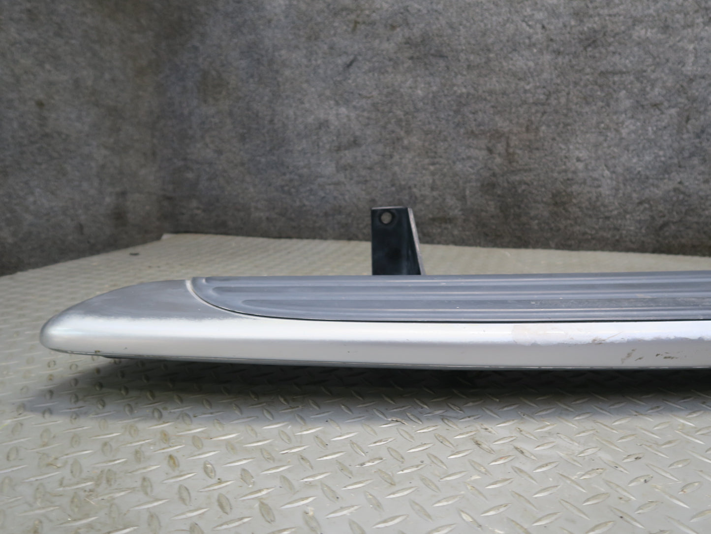 03-06 Chevrolet SSR Set of 2 Left & Right Running Board Silver w Mounts OEM