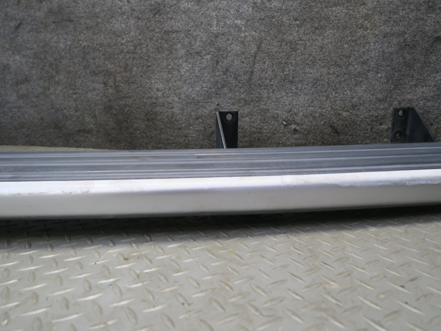 03-06 Chevrolet SSR Set of 2 Left & Right Running Board Silver w Mounts OEM