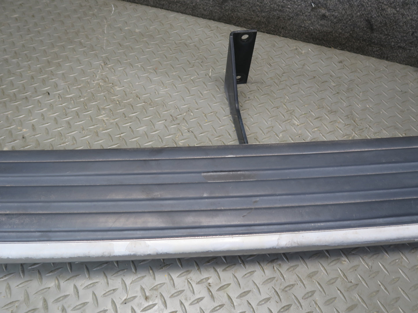 03-06 Chevrolet SSR Set of 2 Left & Right Running Board Silver w Mounts OEM