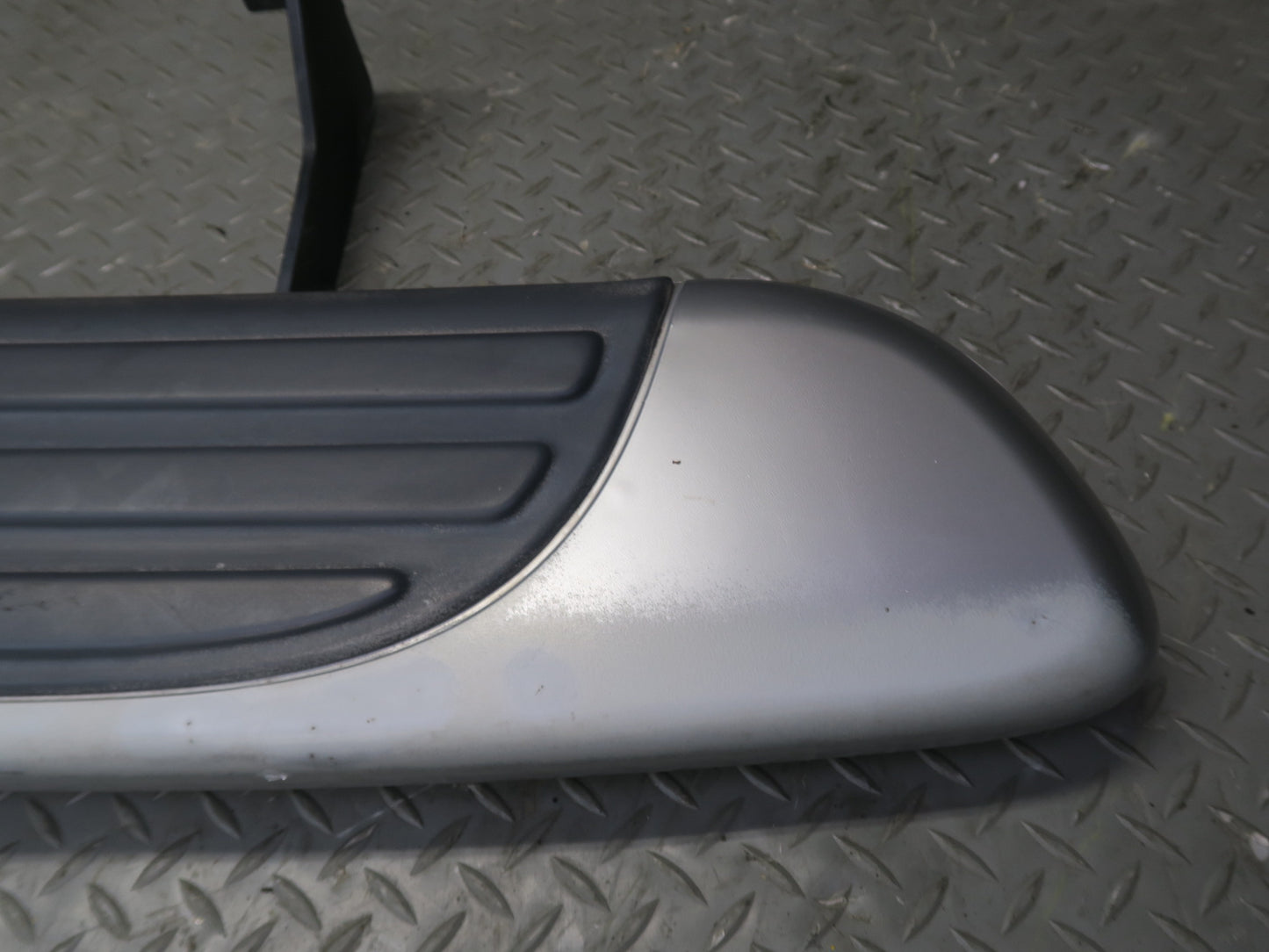 03-06 Chevrolet SSR Set of 2 Left & Right Running Board Silver w Mounts OEM