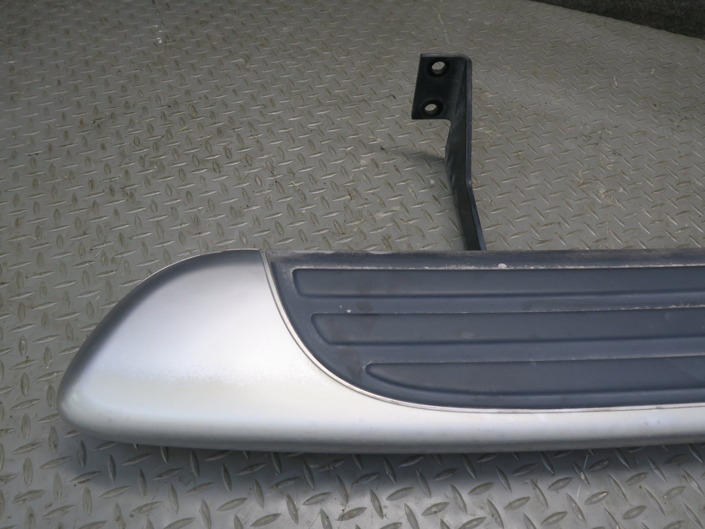 03-06 Chevrolet SSR Set of 2 Left & Right Running Board Silver w Mounts OEM