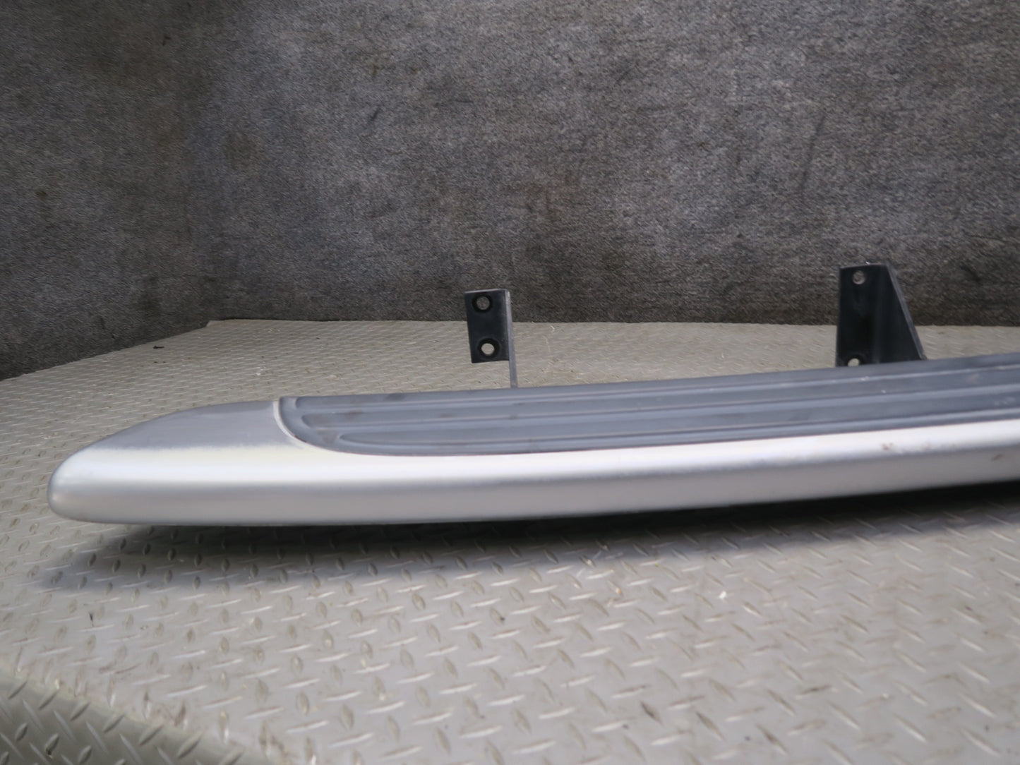 03-06 Chevrolet SSR Set of 2 Left & Right Running Board Silver w Mounts OEM