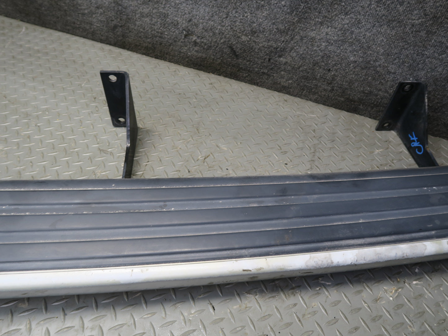 03-06 Chevrolet SSR Set of 2 Left & Right Running Board Silver w Mounts OEM