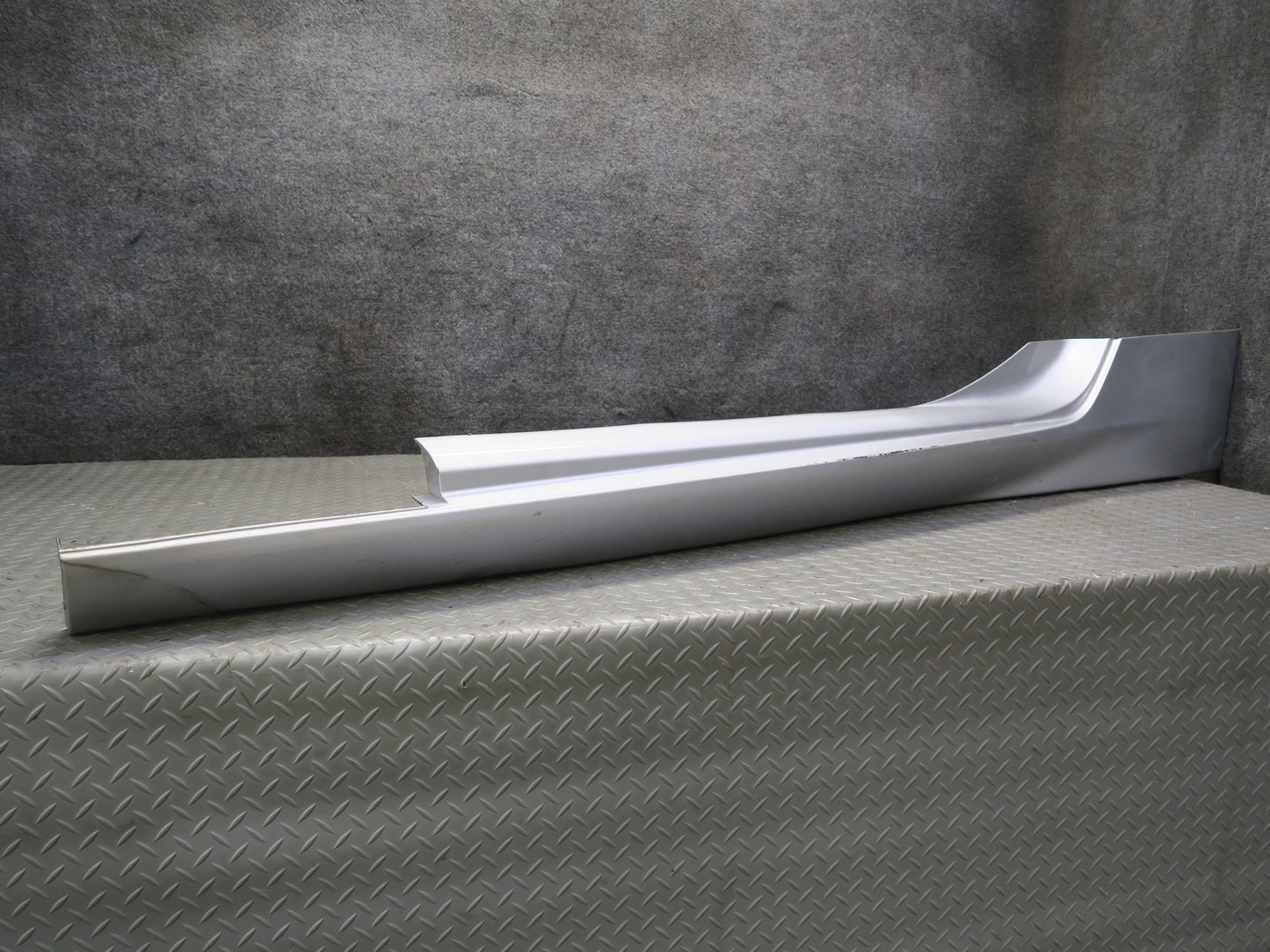 09-20 Nissan Z34 370Z Left Driver Side Skirt Rocker Panel Silver OEM