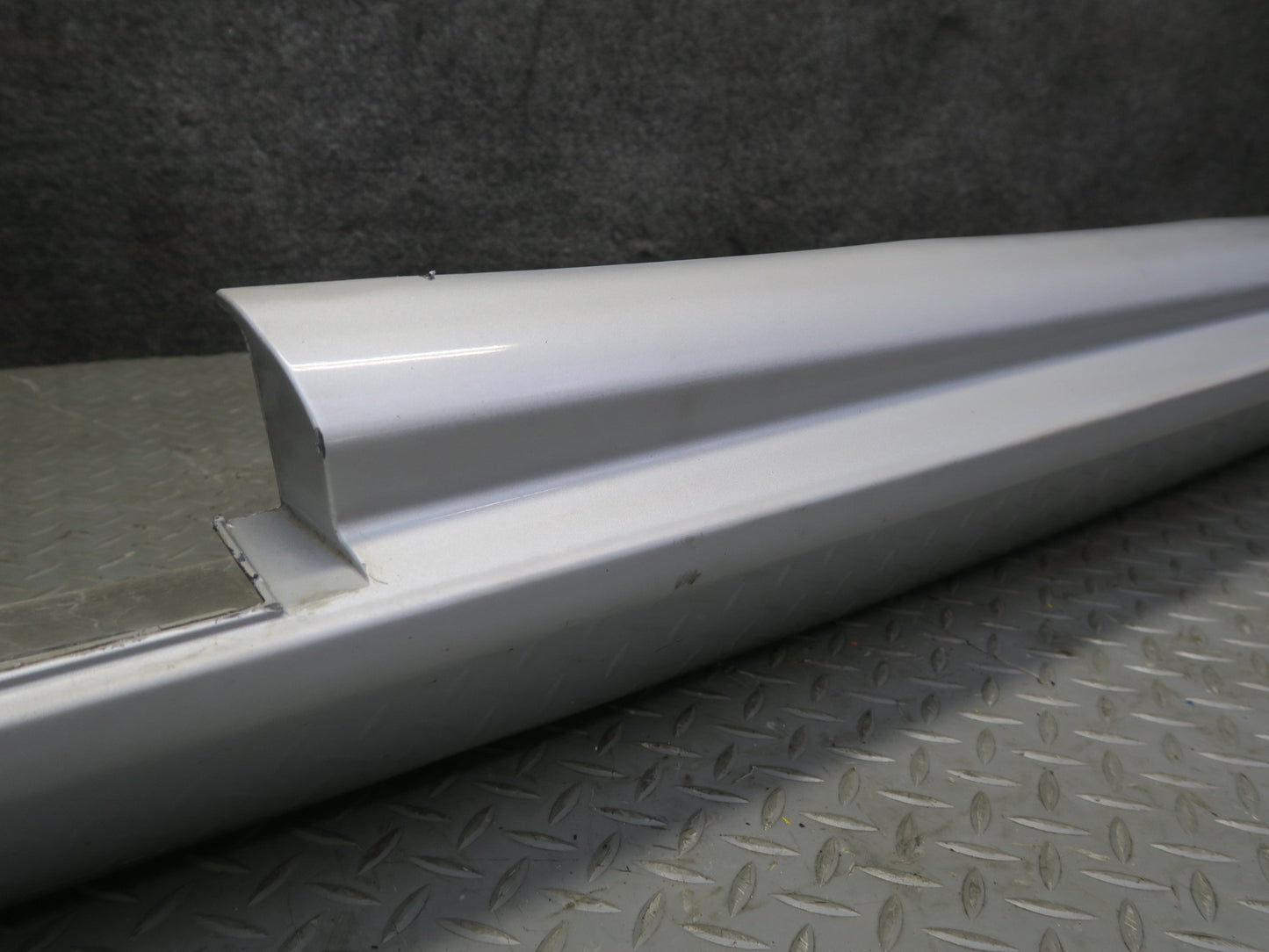 09-20 Nissan Z34 370Z Left Driver Side Skirt Rocker Panel Silver OEM