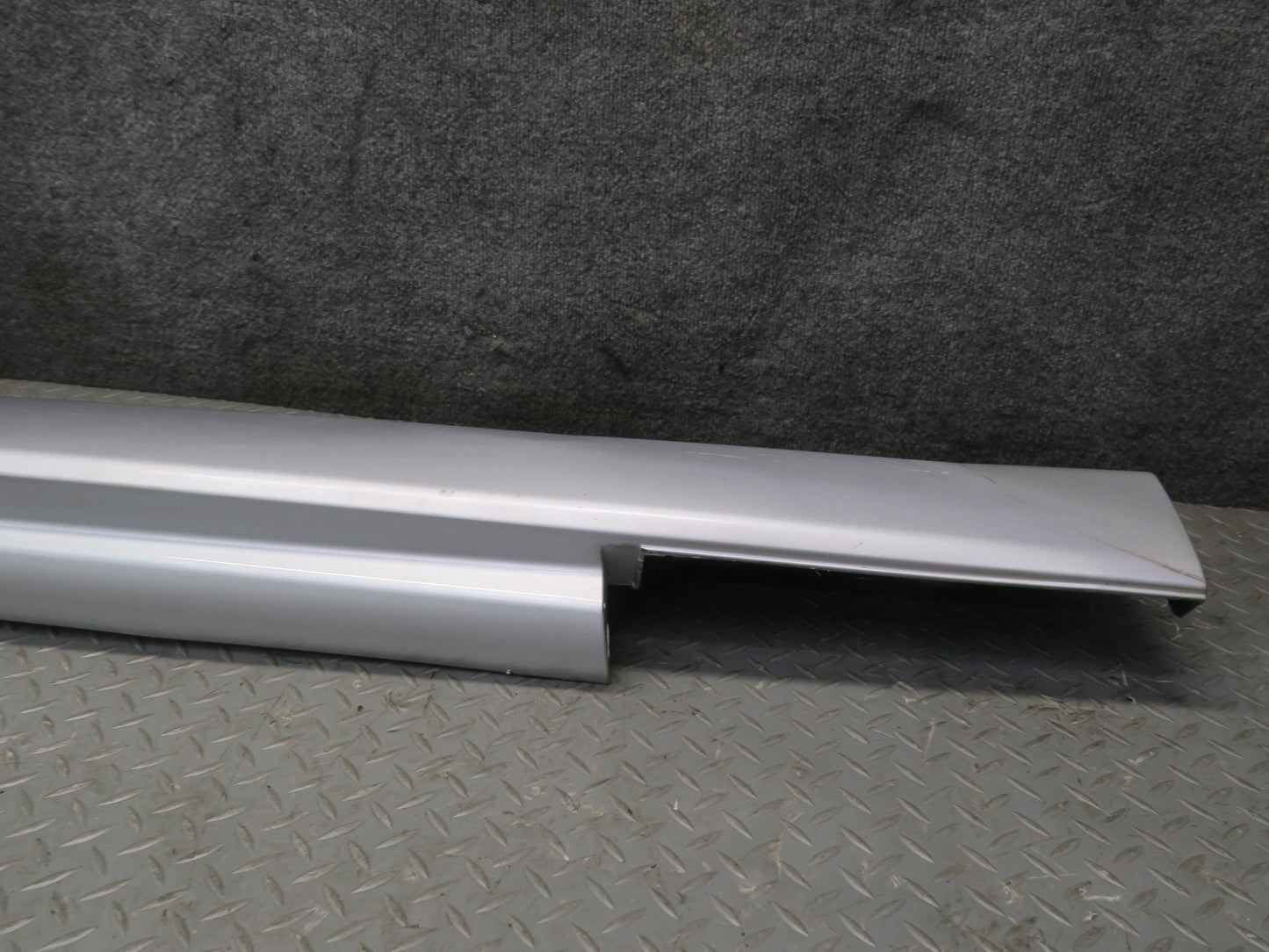 09-20 Nissan Z34 370Z Left Driver Side Skirt Rocker Panel Silver OEM