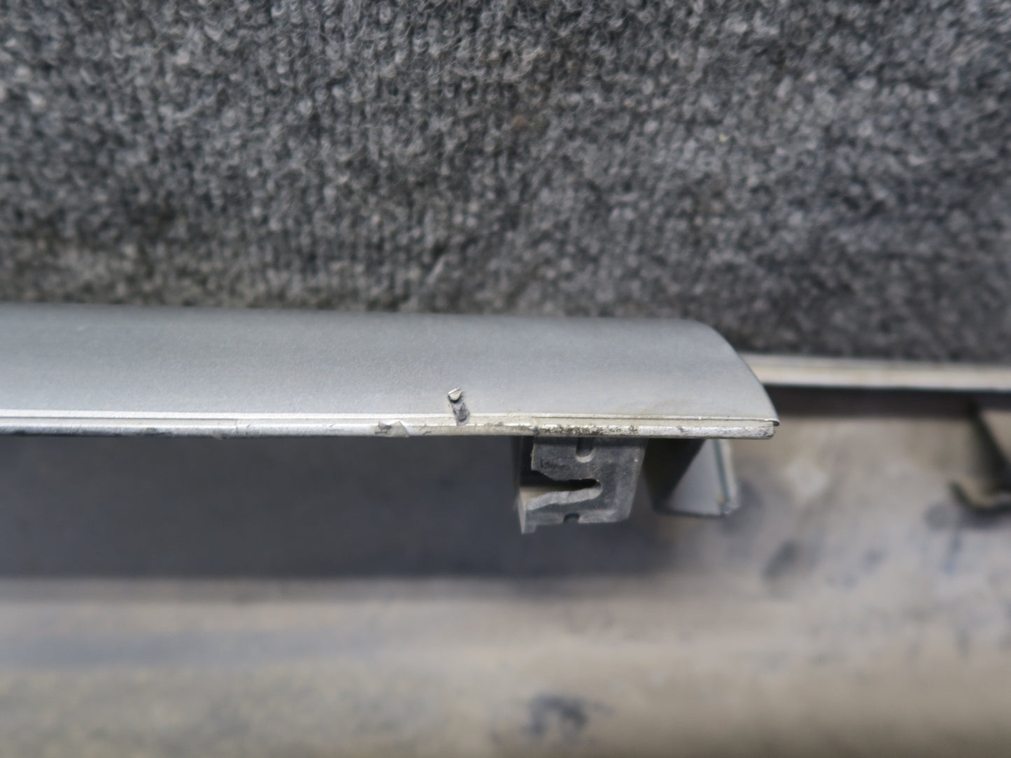 09-20 Nissan Z34 370Z Left Driver Side Skirt Rocker Panel Silver OEM