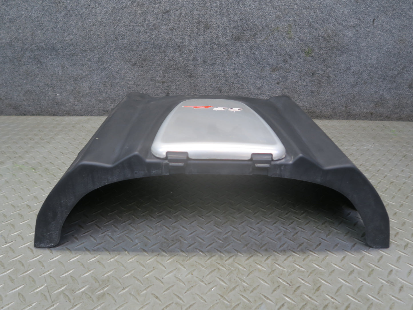03-04 Chevrolet SSR 5.3L LM4 Engine Motor Cover OEM