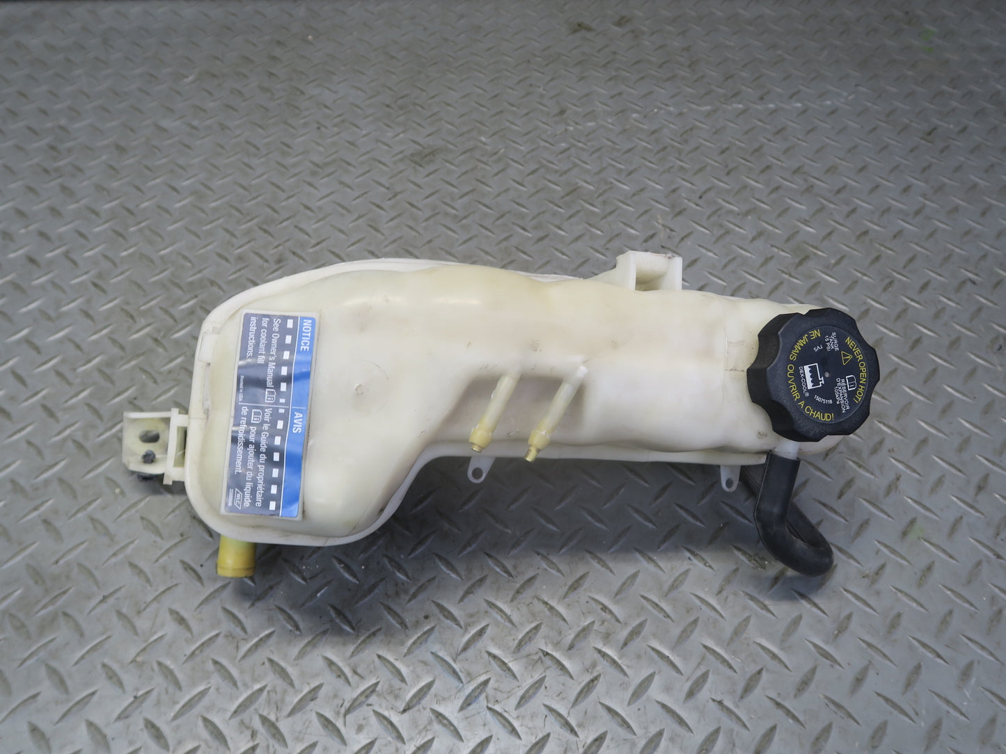 03-06 Chevrolet SSR Engine Coolant Expansion Overflow Reservoir Tank Bottle OEM