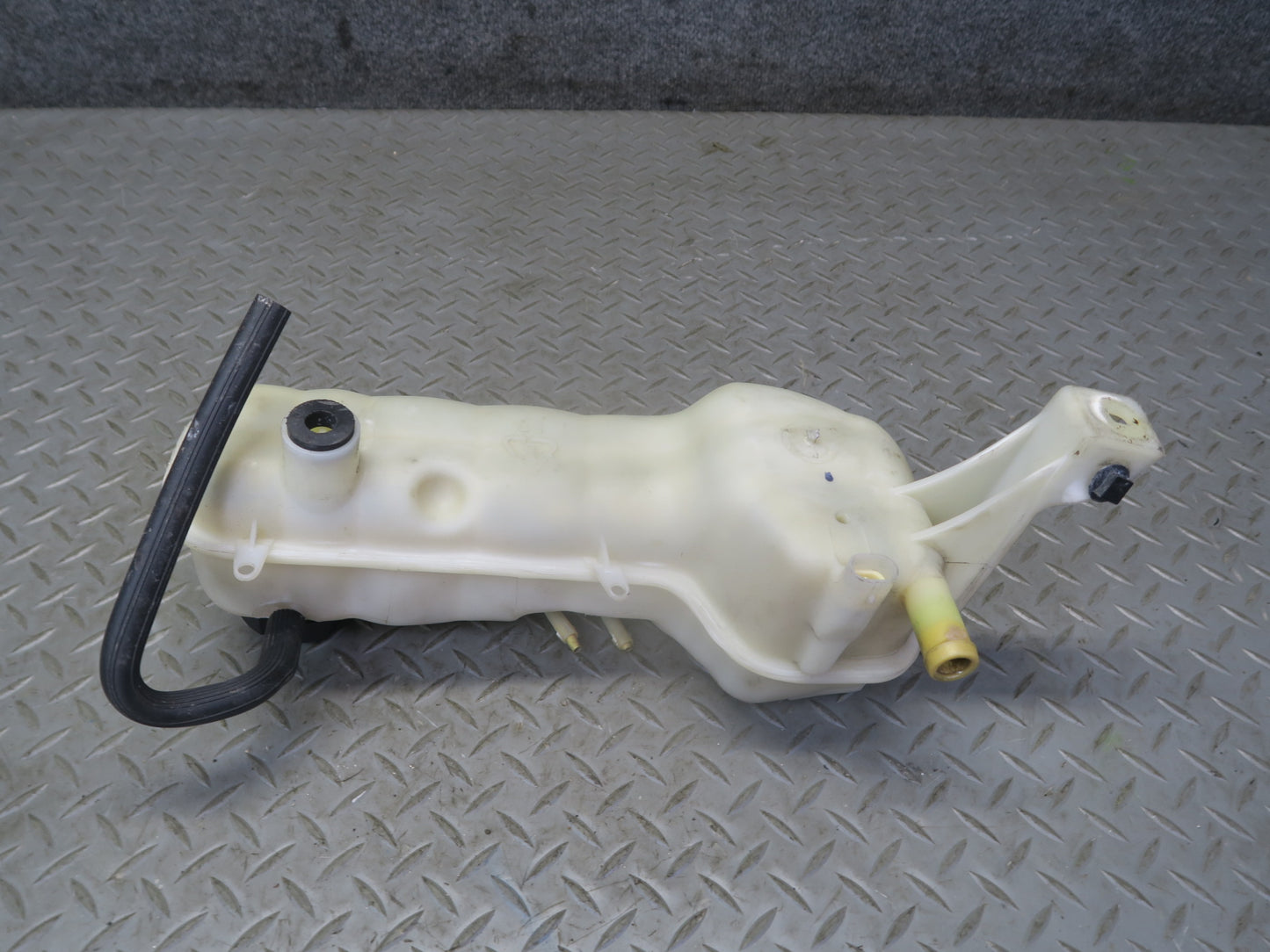 03-06 Chevrolet SSR Engine Coolant Expansion Overflow Reservoir Tank Bottle OEM