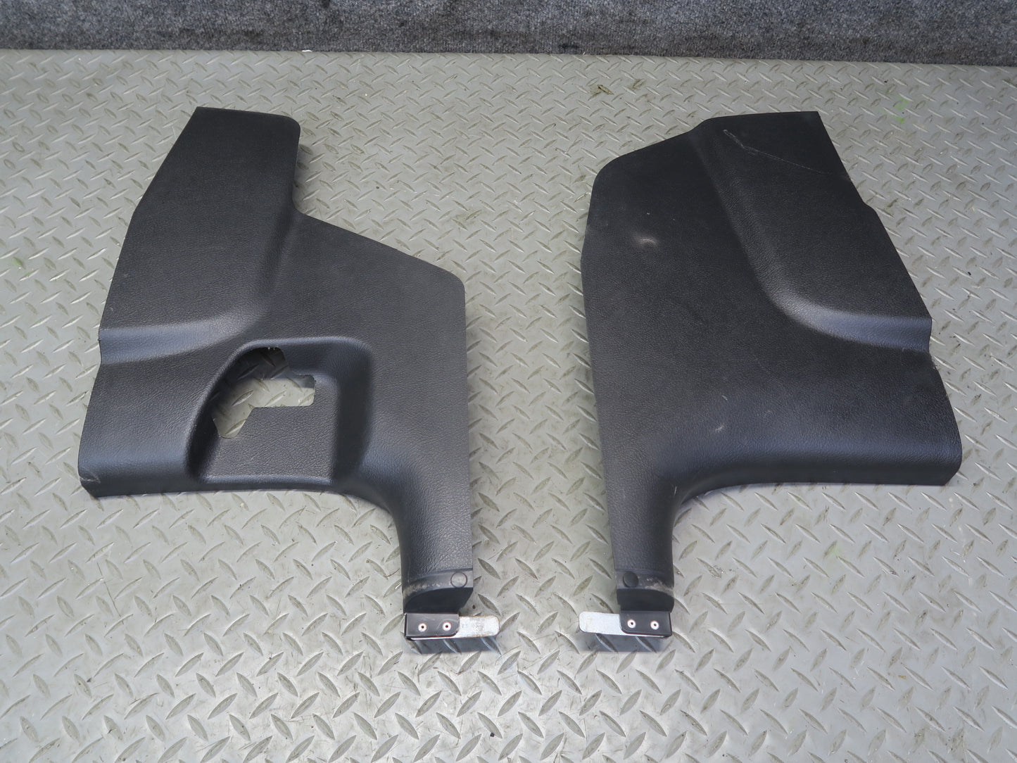 03-06 Chevrolet SSR Set of 2 Front Left & Right Kick Trim Panel Black OEM