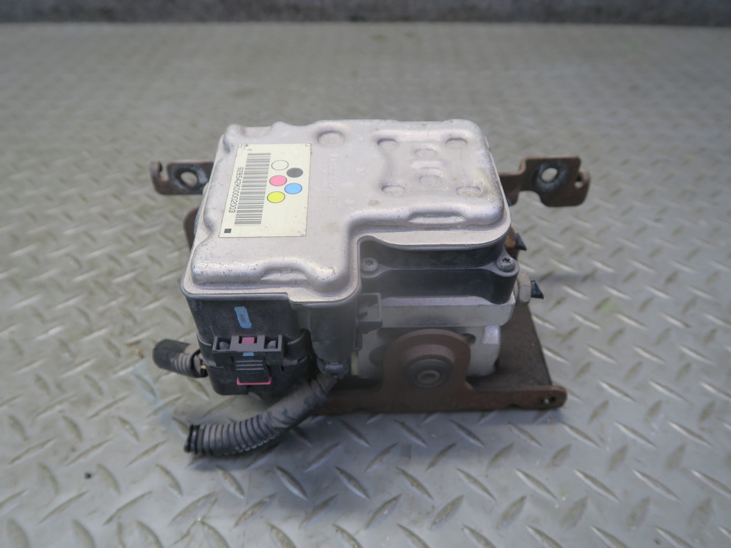 03-04 Chevrolet SSR A/T Anti Lock ABS Brake Pump Module w Bracket 13451136 OEM