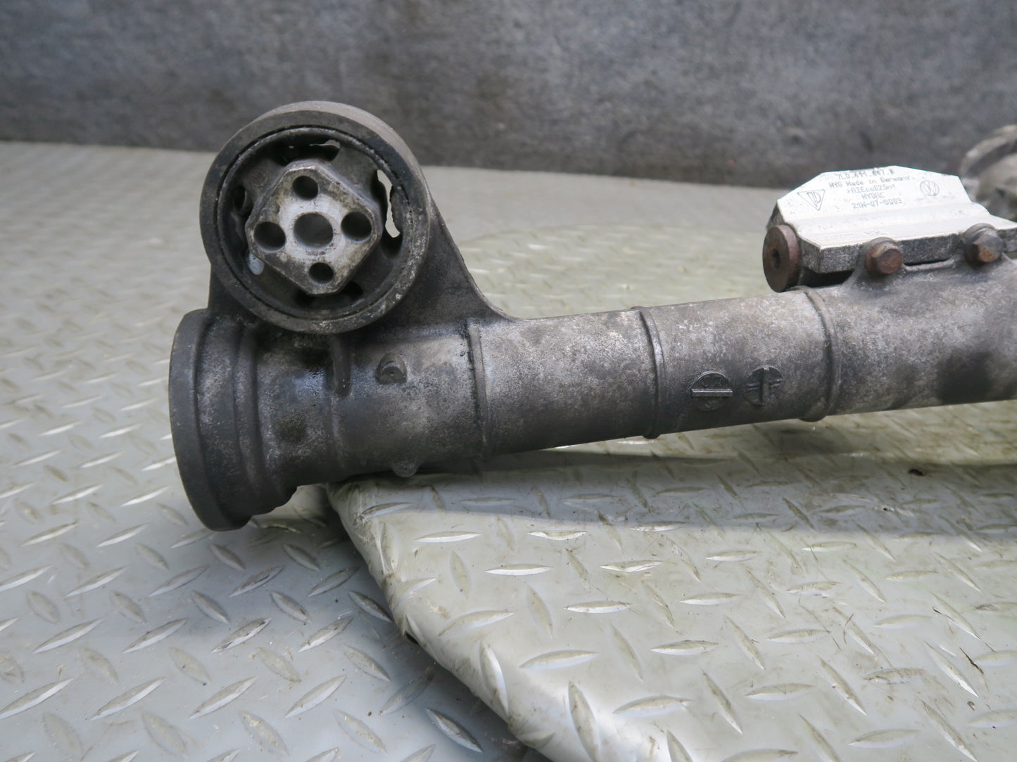 2008-2010 Porsche Cayenne 957 4.8L Turbo Front Differential Carrier 3.27 Ratio