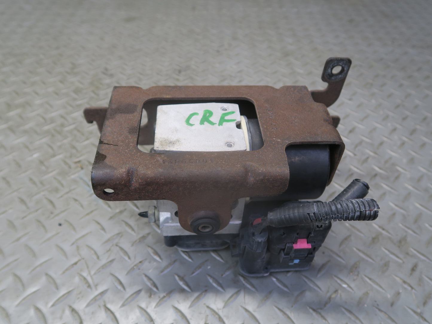 03-04 Chevrolet SSR A/T Anti Lock ABS Brake Pump Module w Bracket 13451136 OEM